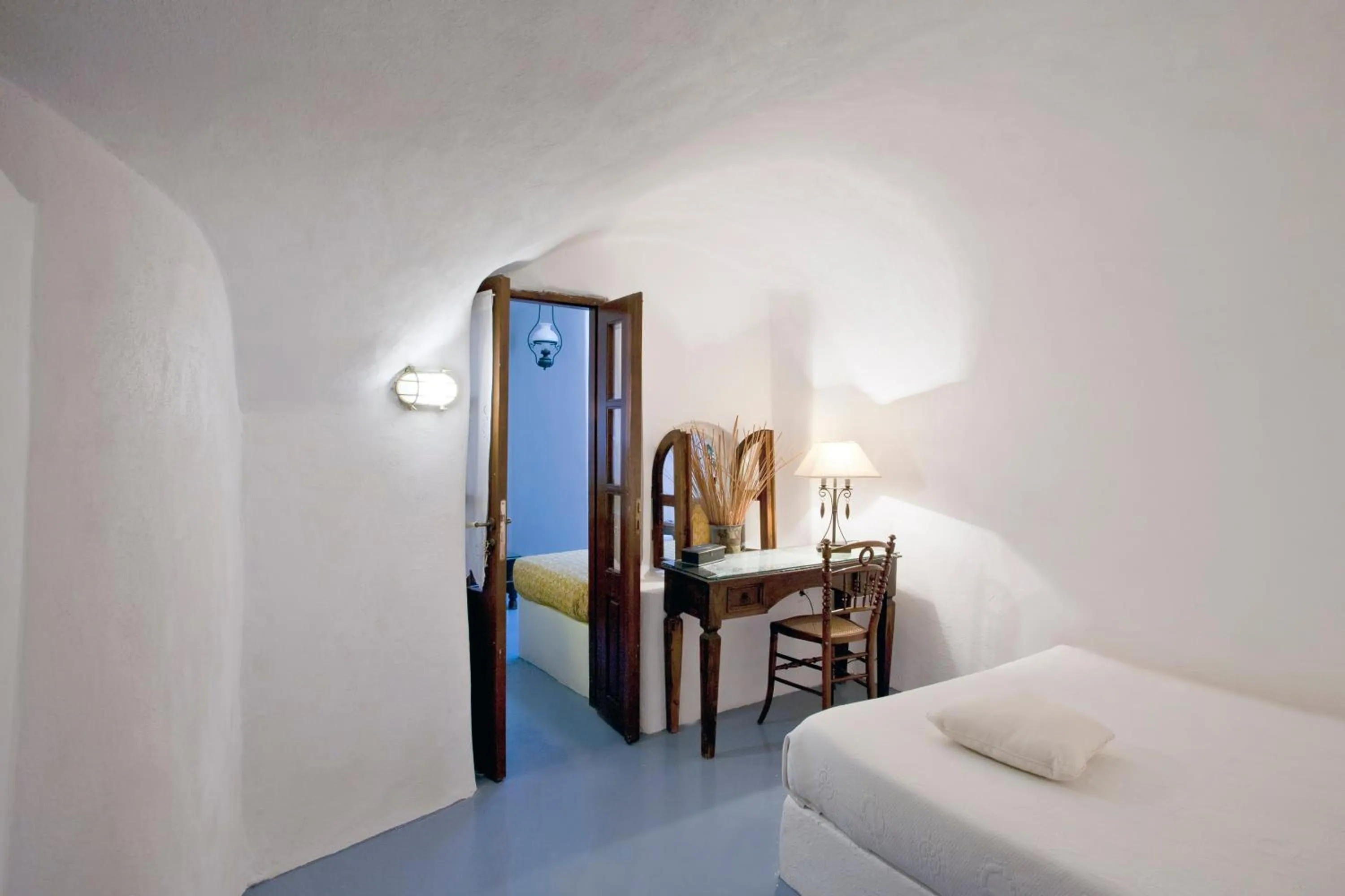 Decorative detail, Bed in Alexander's Suites