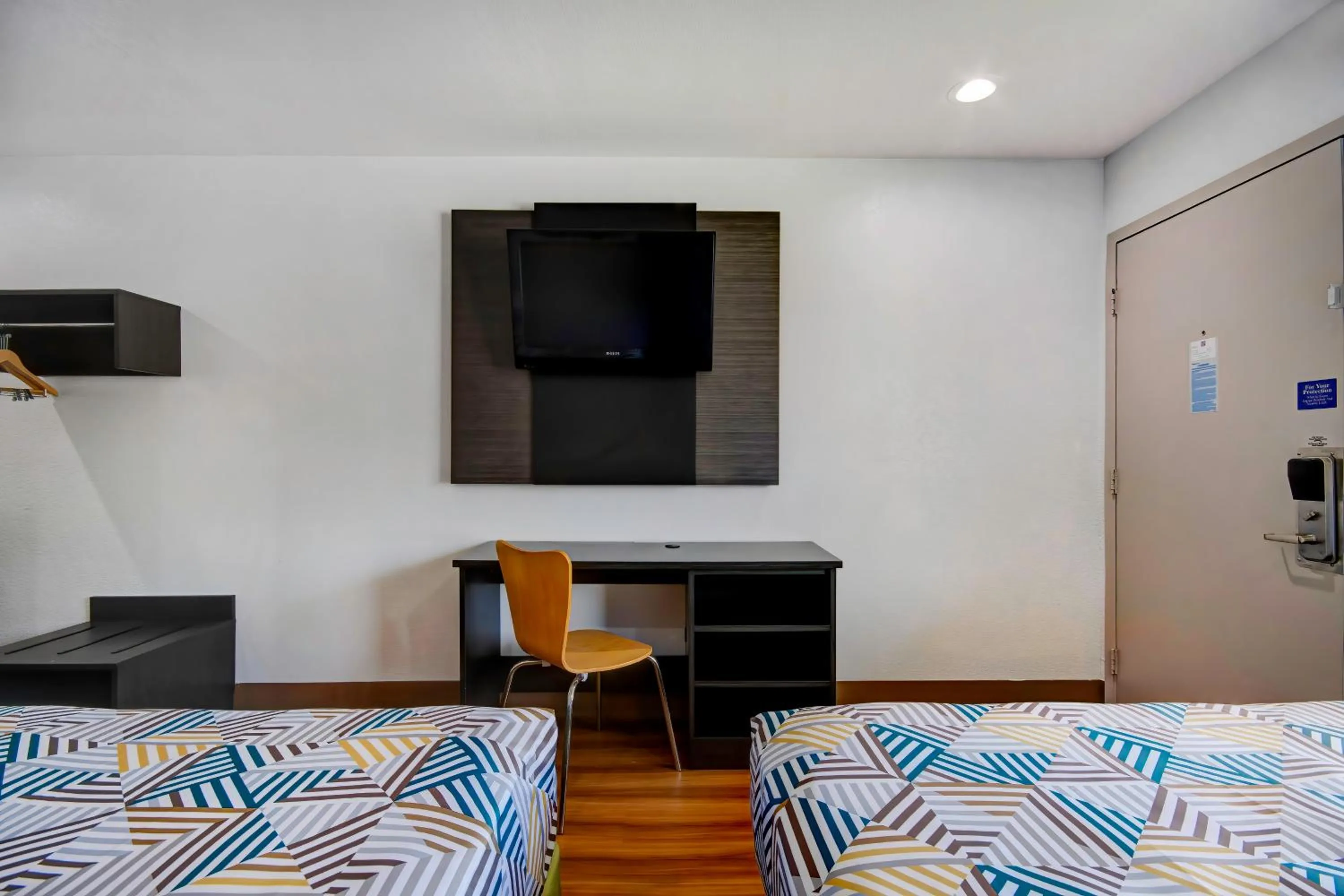 Bed in Motel 6-Port Allen, LA - Baton Rouge