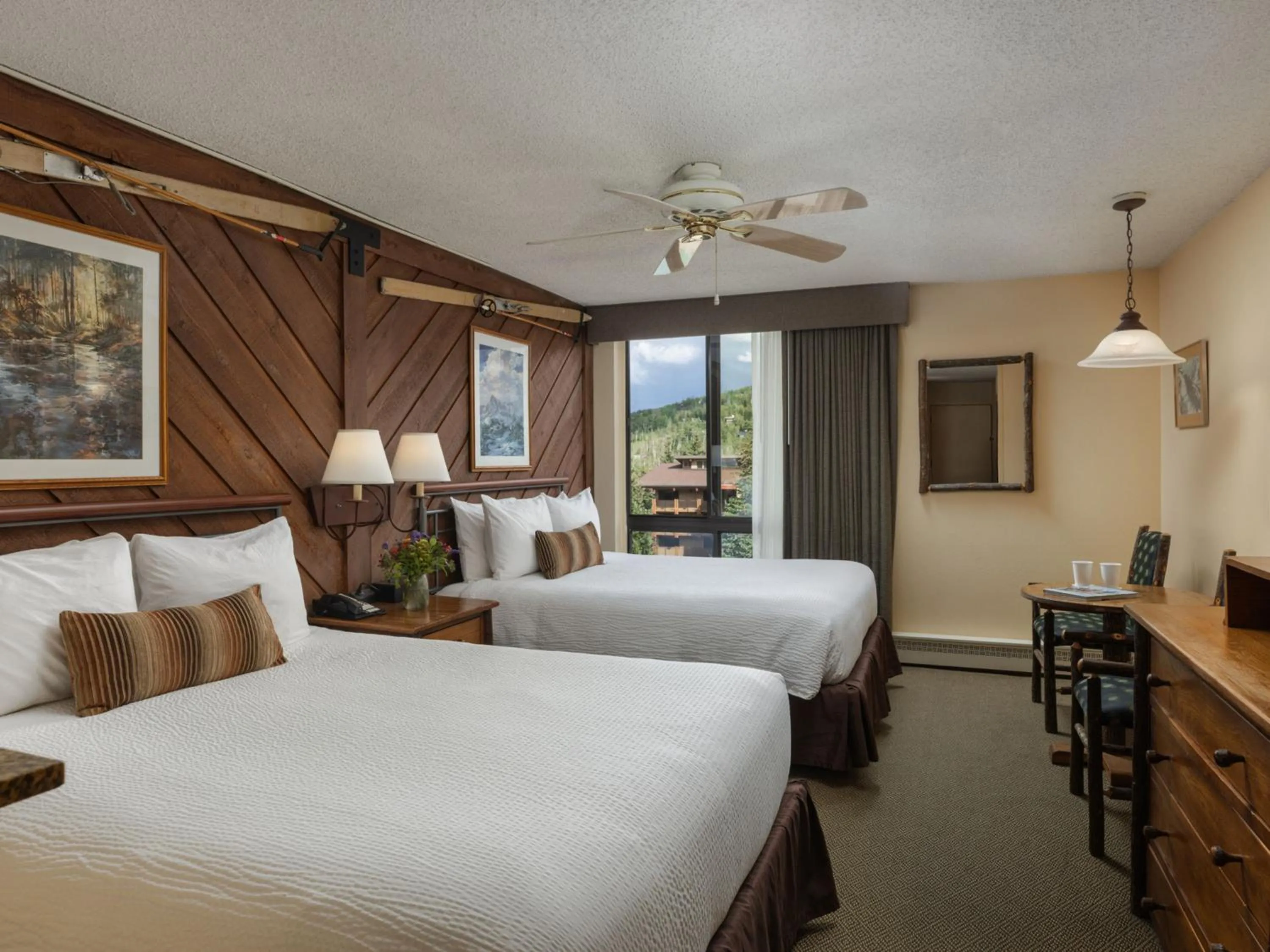 Bed in Stonebridge Inn