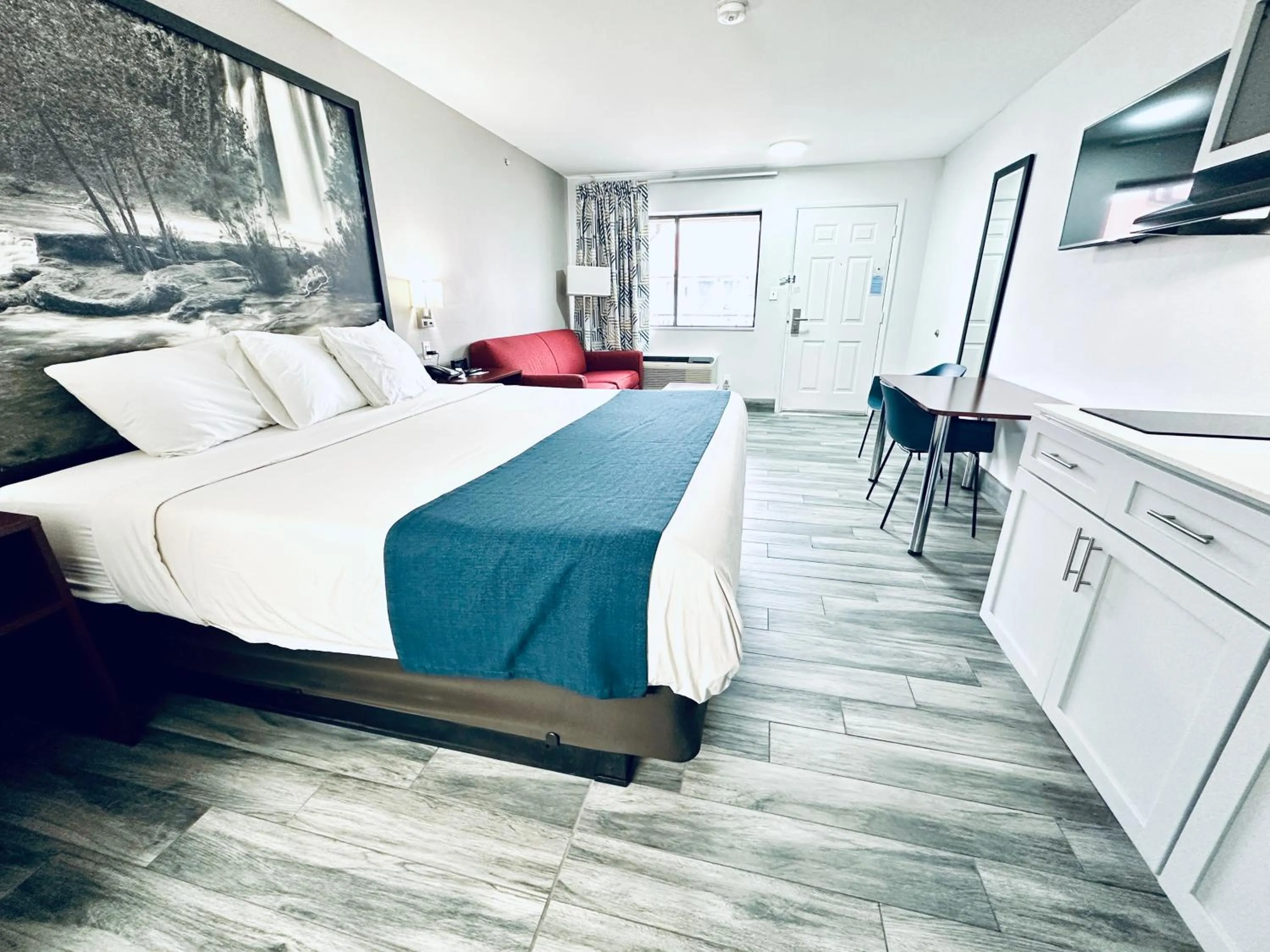 Kitchen or kitchenette in Studio 6 Flagstaff AZ