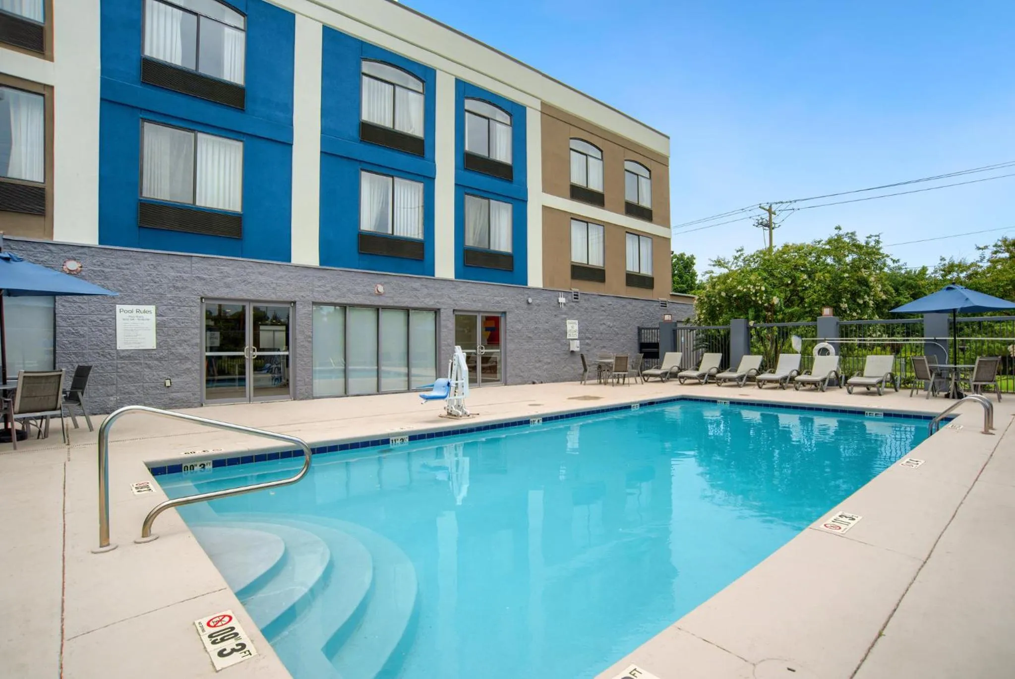 Swimming pool in Holiday Inn Express & Suites - Mobile - I-65 by IHG