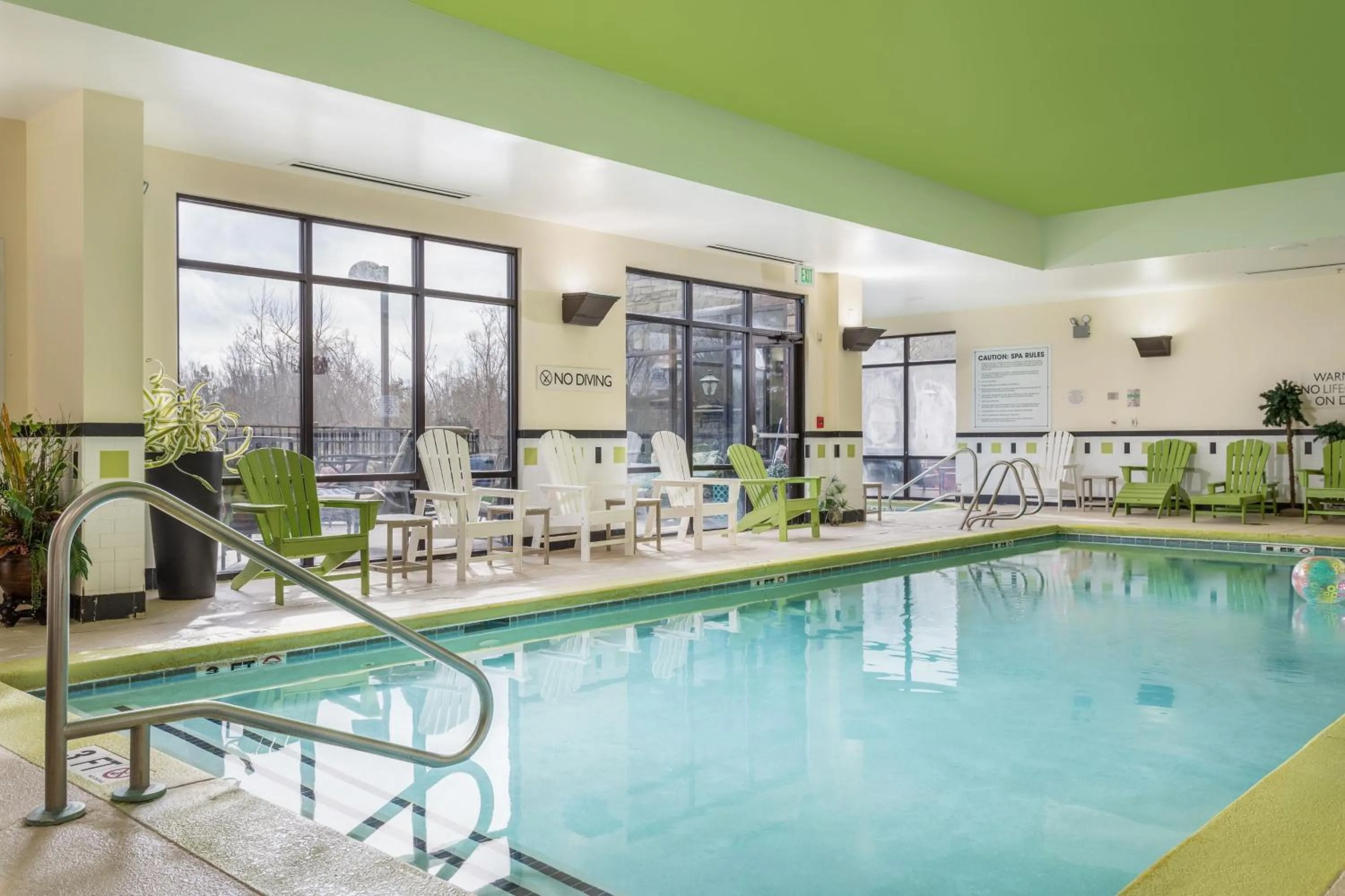 Swimming pool in Fairfield Inn Suites Elkin Jonesville