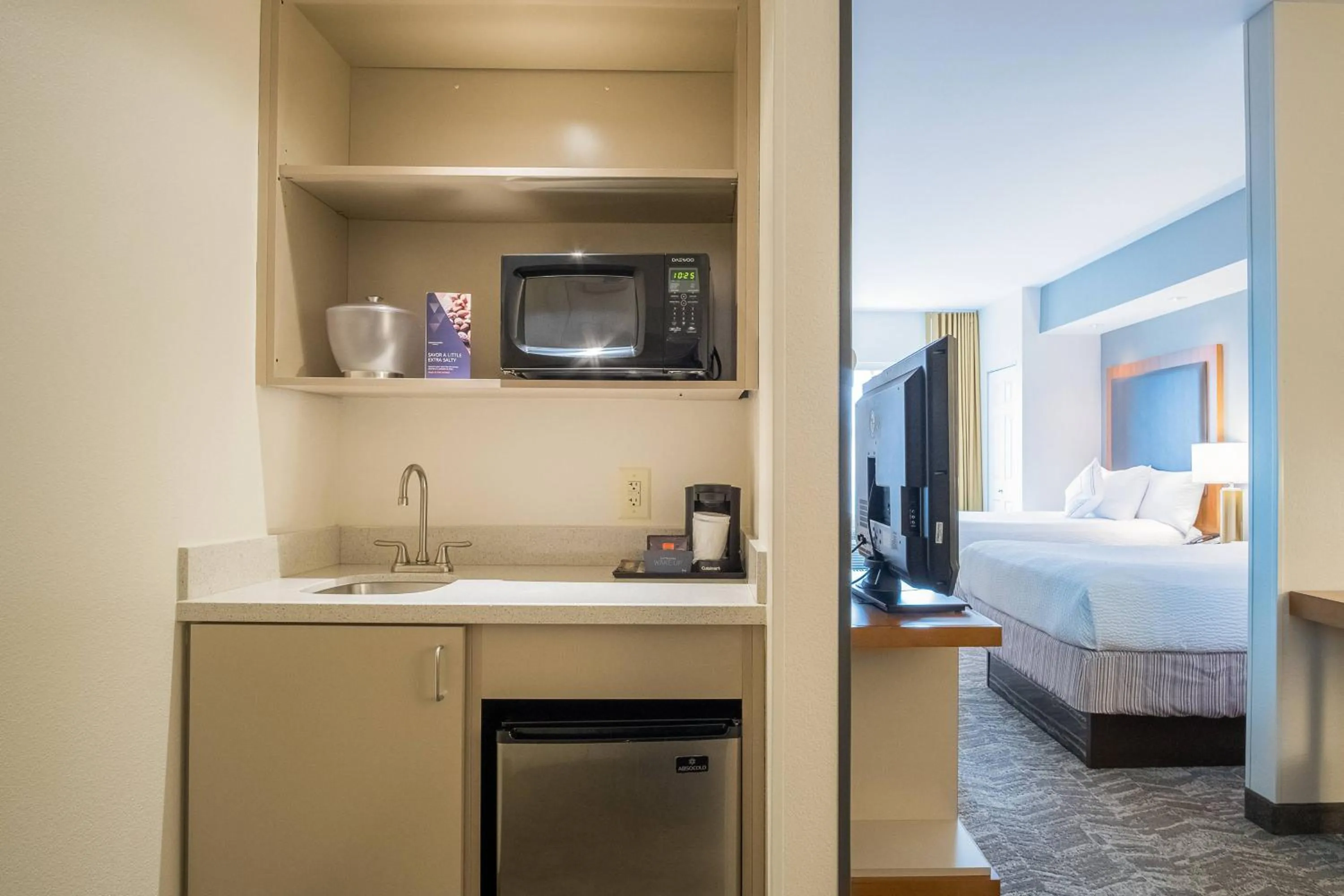 Lounge or bar, Bed in SpringHill Suites by Marriott Winston-Salem Hanes Mall