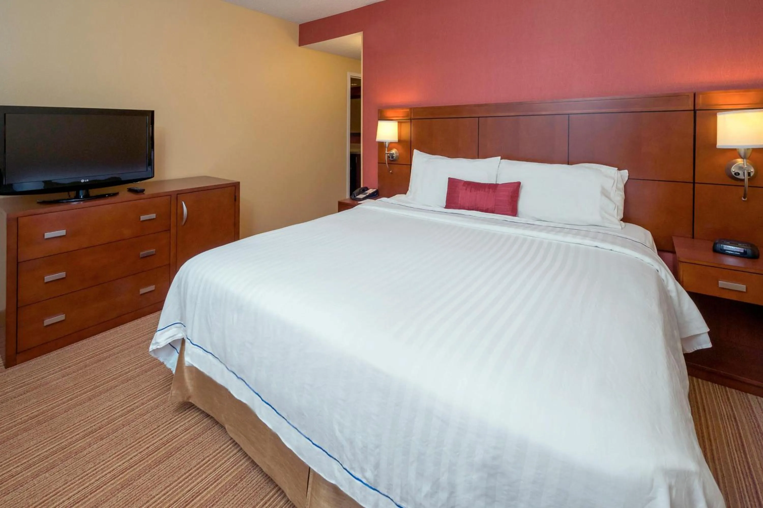 Bedroom, Bed in Courtyard Winston-Salem Hanes Mall