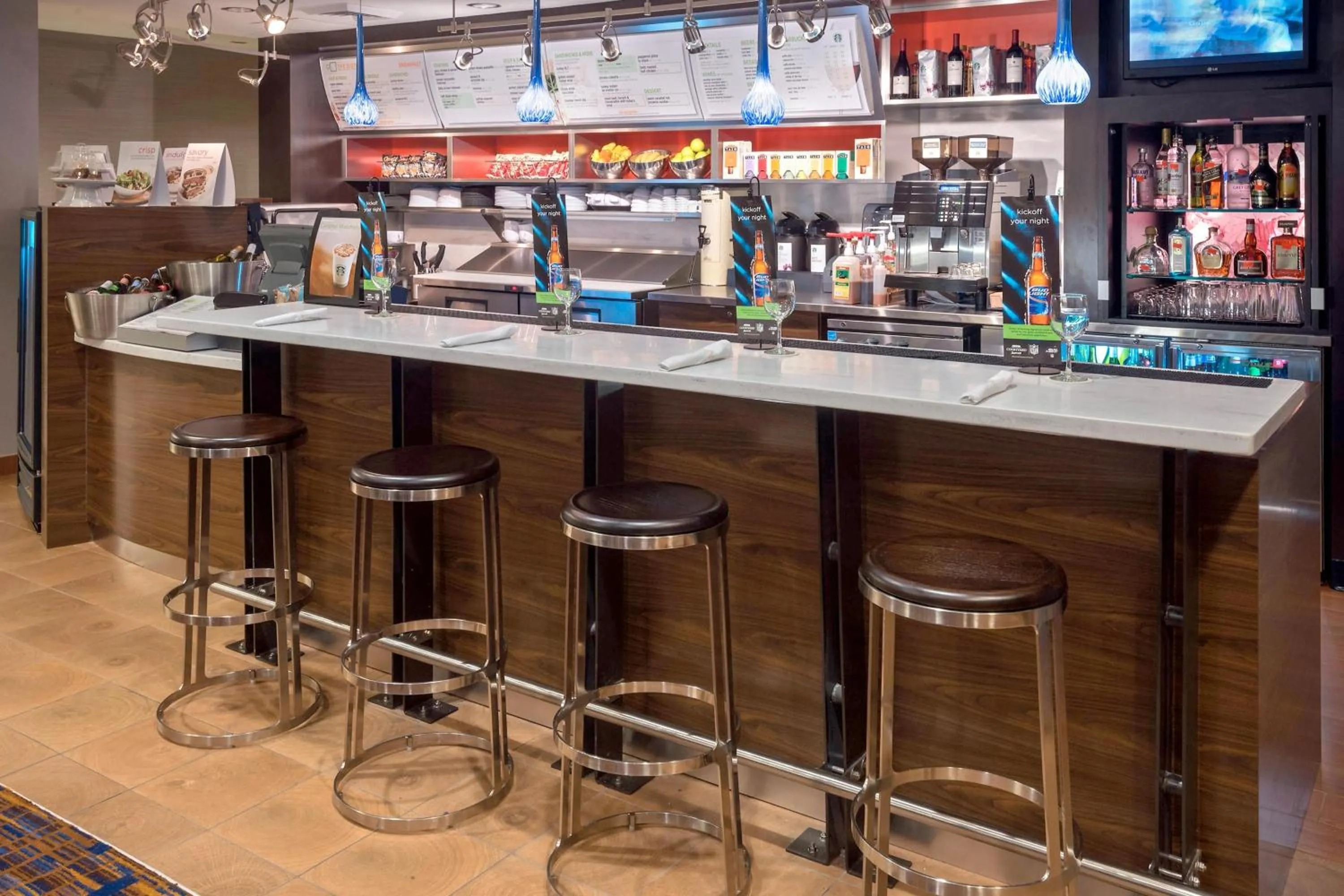 Lounge or bar in Courtyard Winston-Salem Hanes Mall