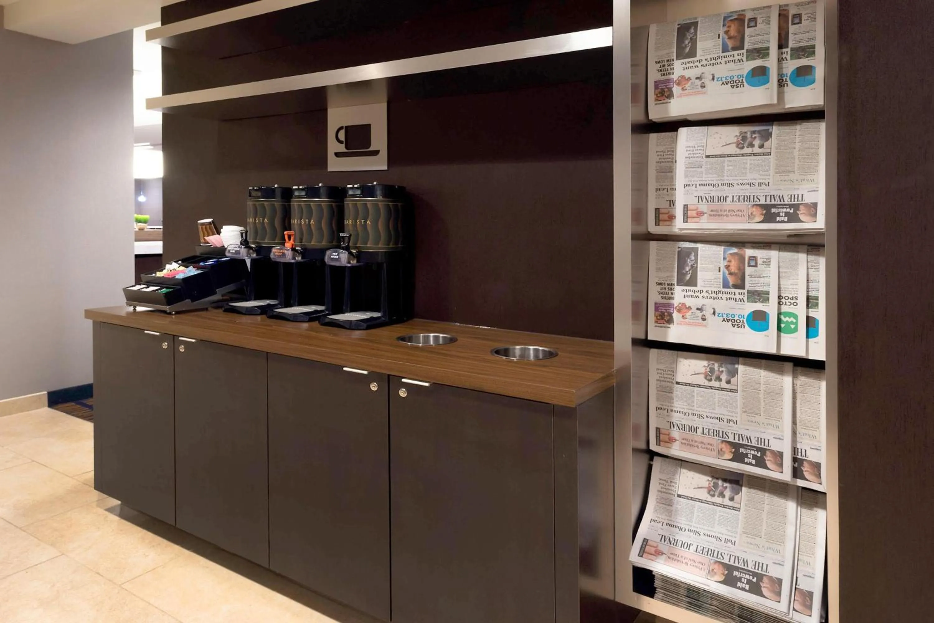 Lobby or reception in Courtyard Winston-Salem Hanes Mall