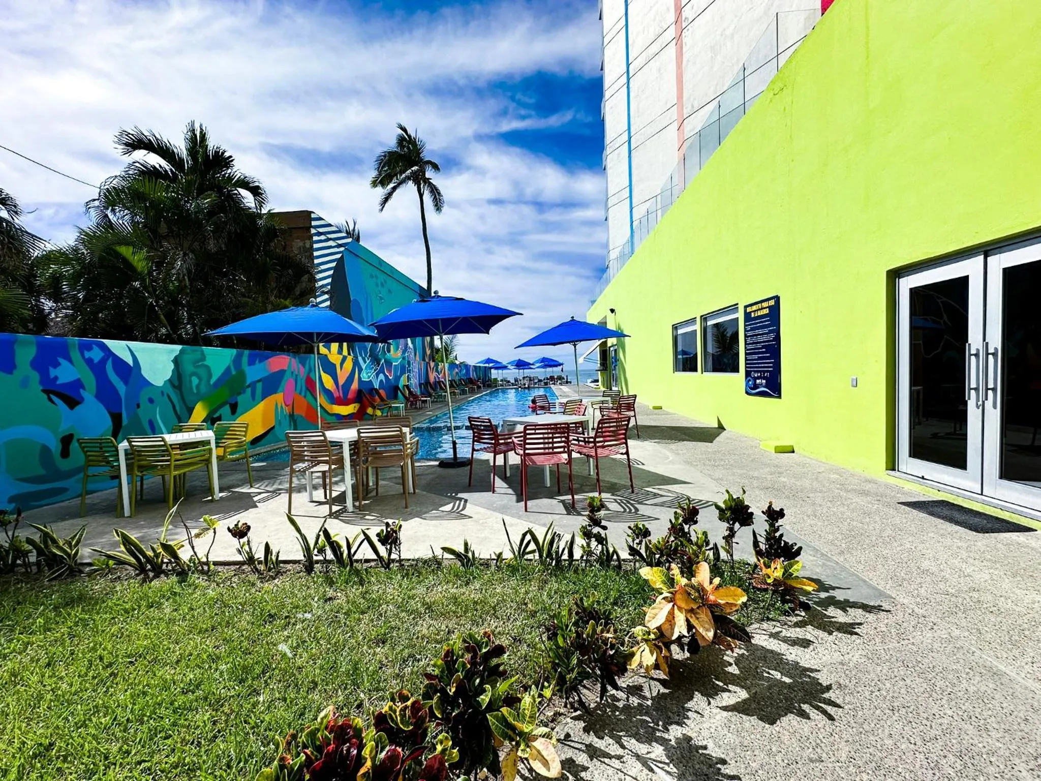 Swimming pool in Park Inn by Radisson Mazatlan