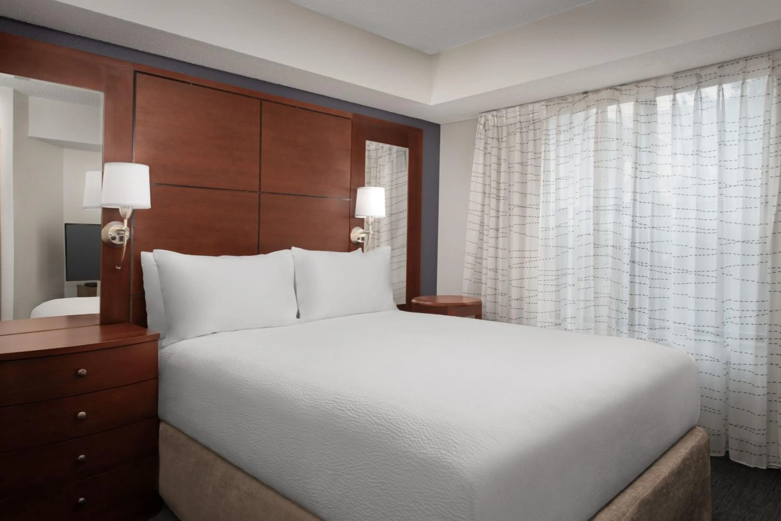 Photo of the whole room, Bed in Residence Inn Kansas City Overland Park