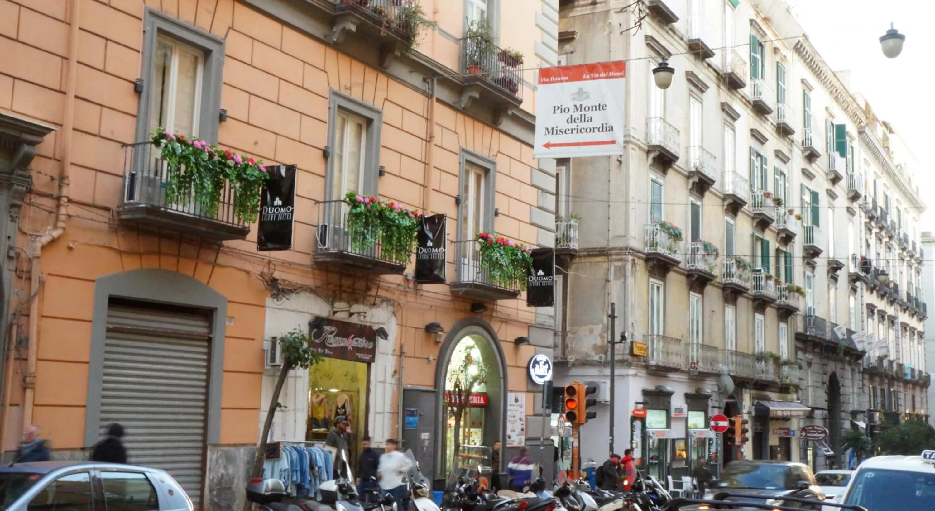 Facade/entrance in Duomo Luxury Suites
