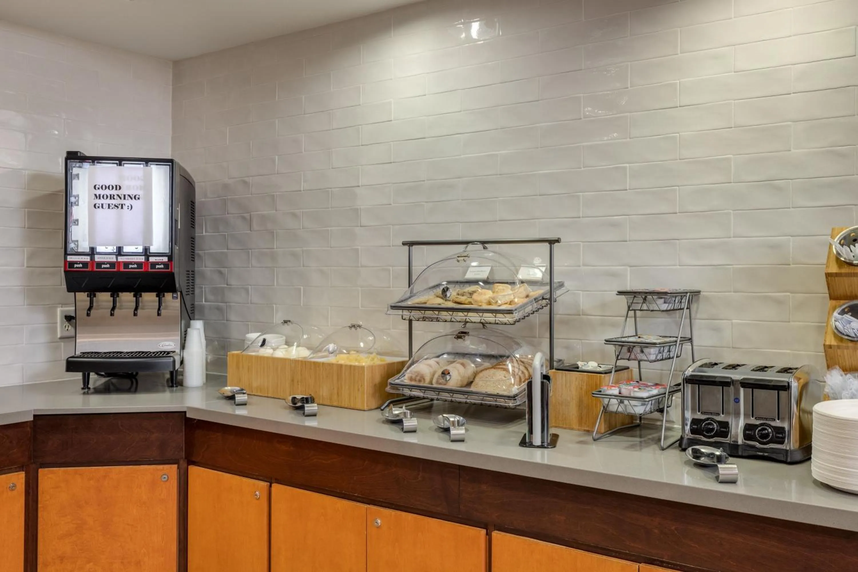 Breakfast in Fairfield Inn & Suites by Marriott Lawton