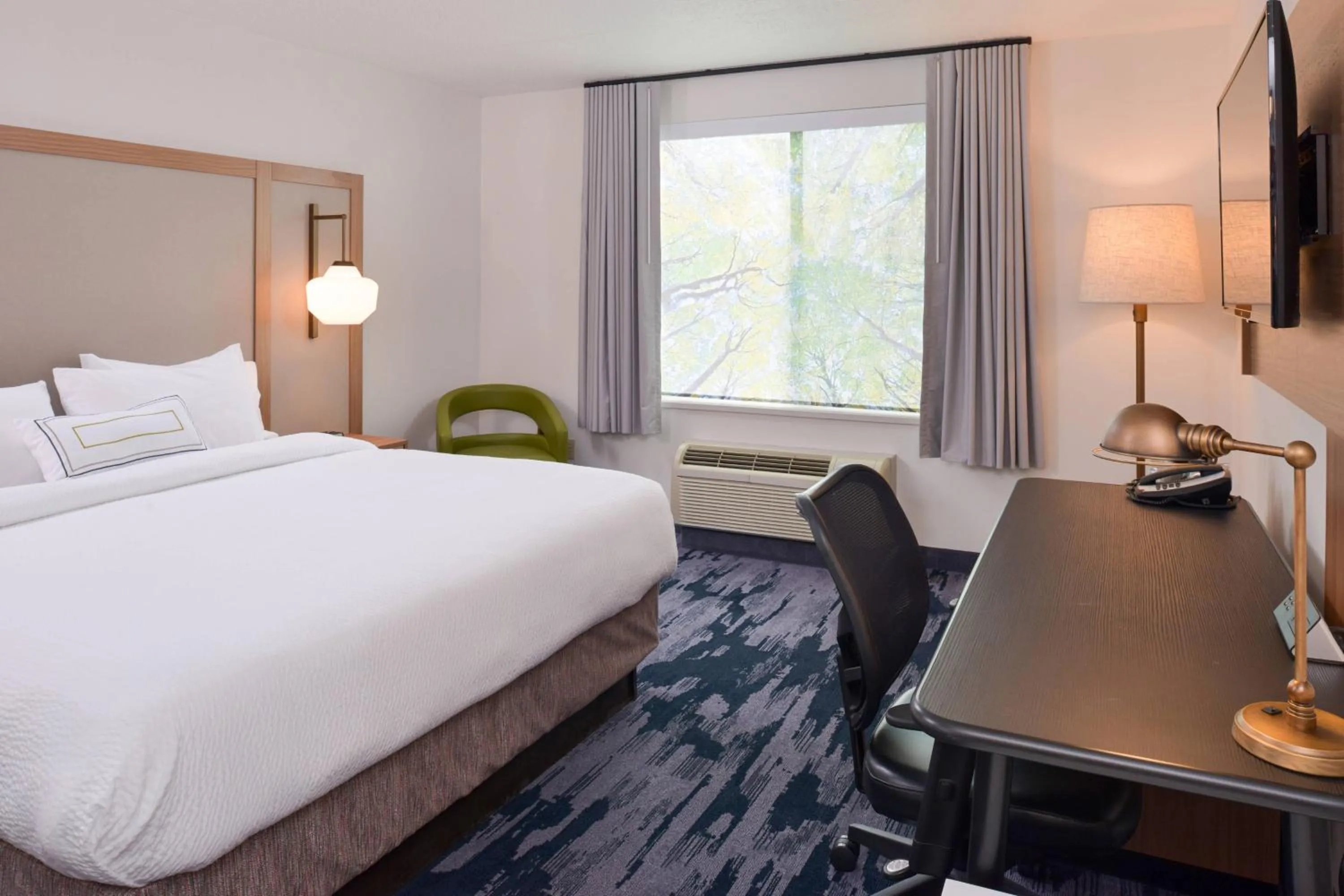 Photo of the whole room, Bed in Fairfield Inn & Suites by Marriott Pittsburgh New Stanton