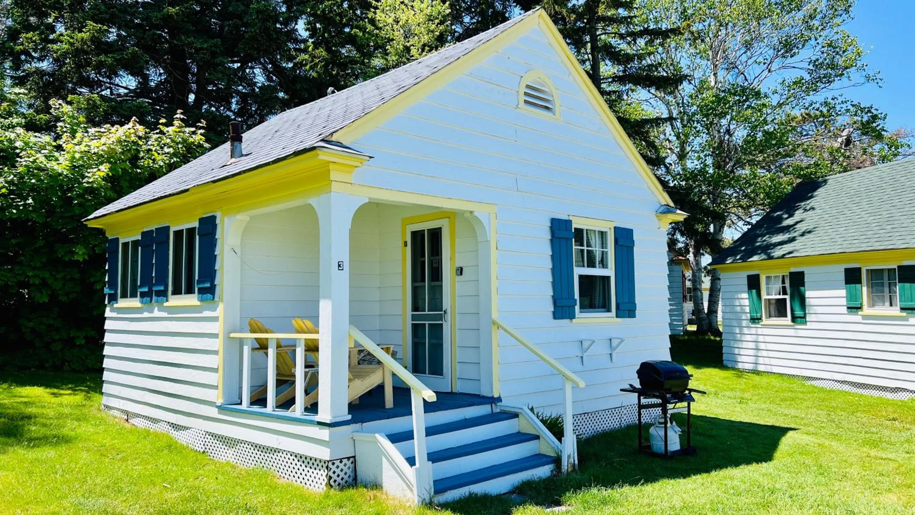 Property building in Green Gables Bungalow Court