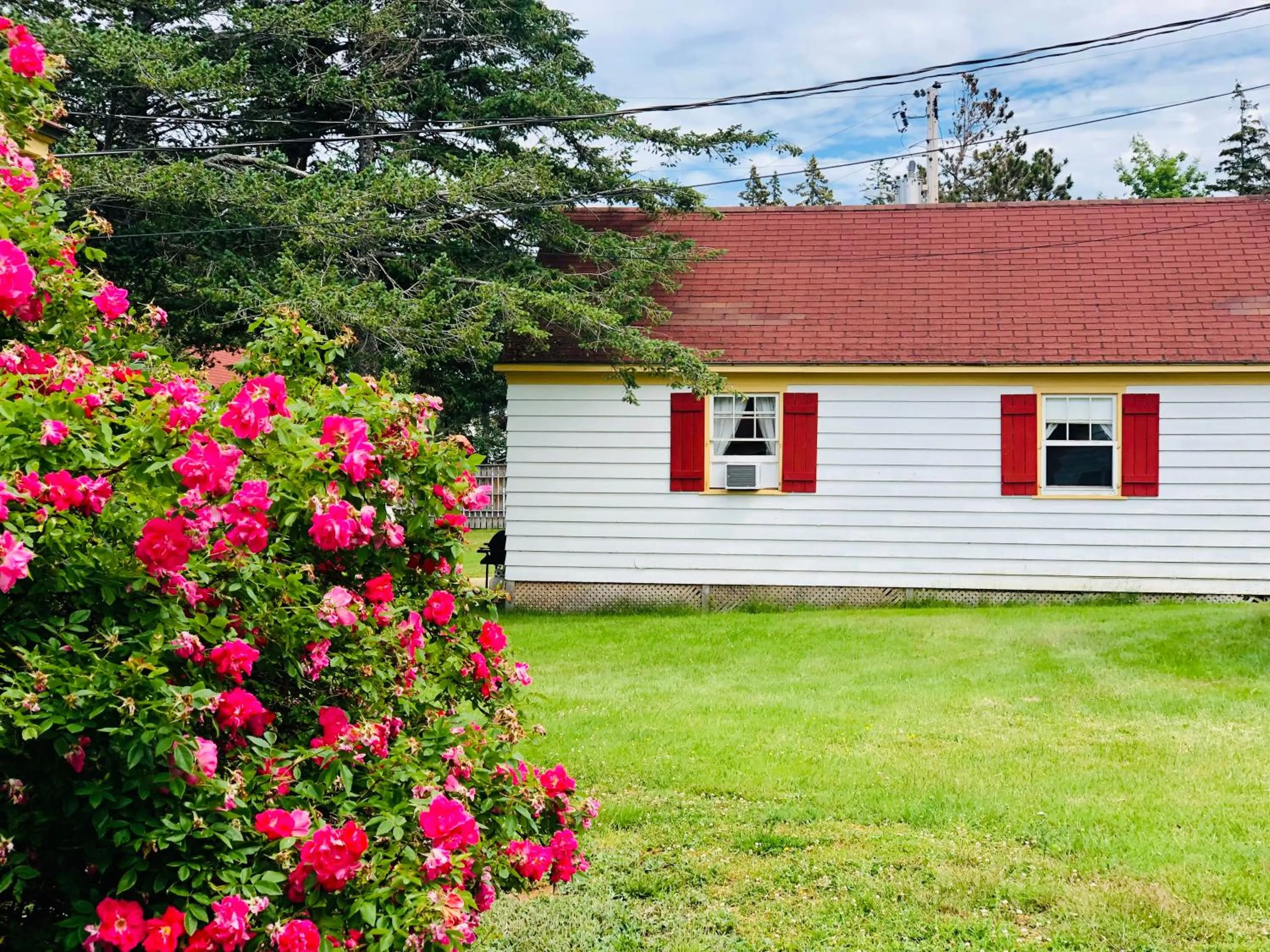 Property building in Green Gables Bungalow Court