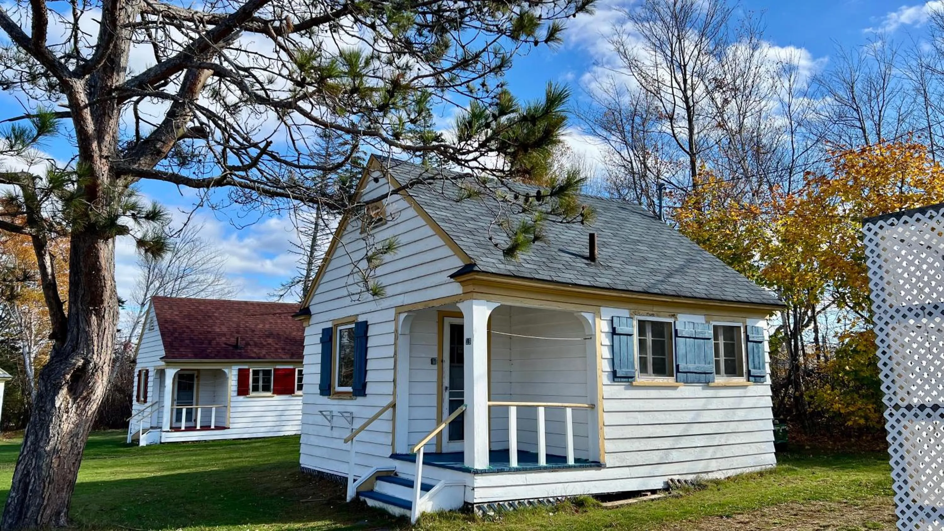 Property building in Green Gables Bungalow Court