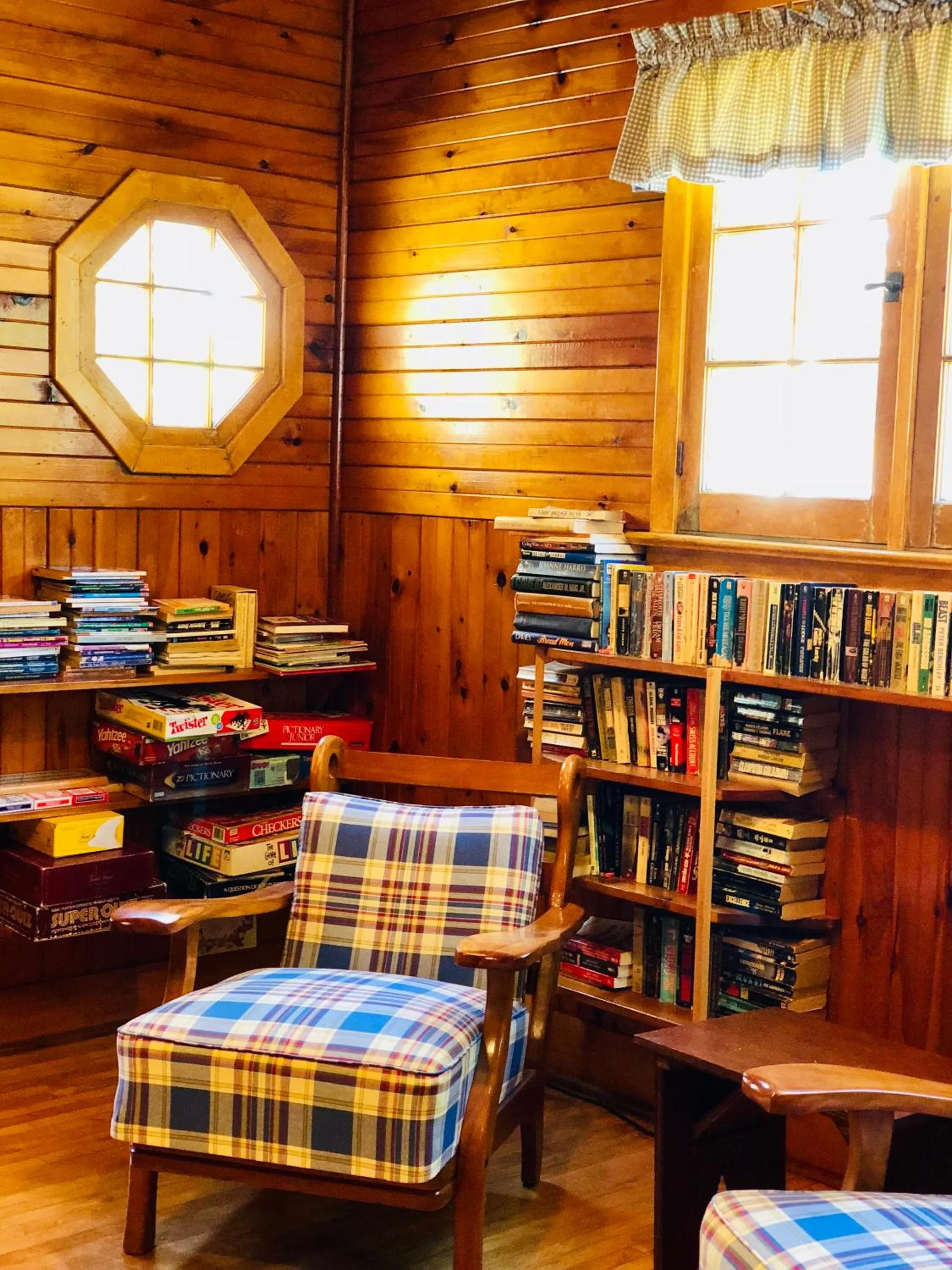 Library in Green Gables Bungalow Court