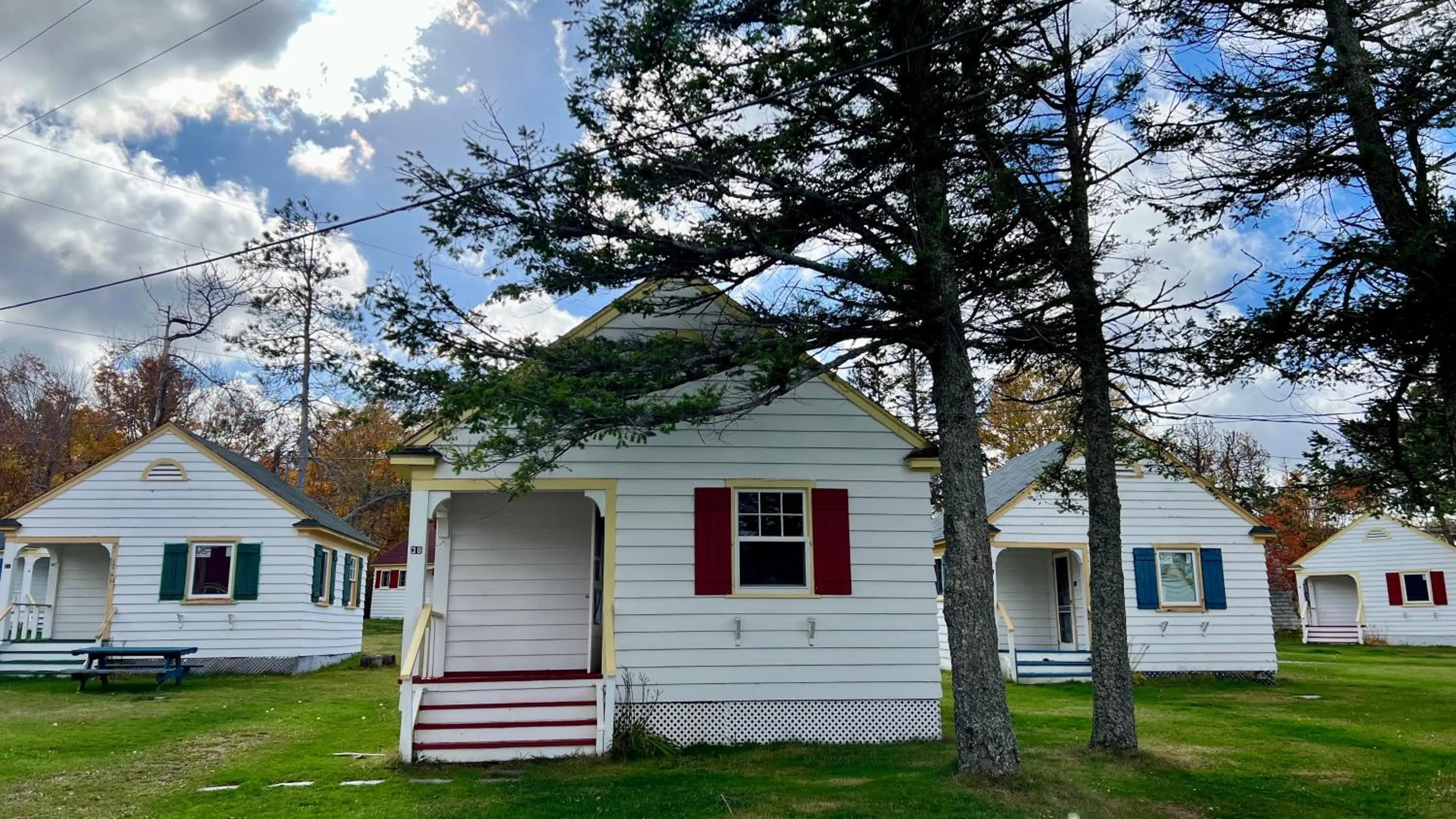 Property building in Green Gables Bungalow Court