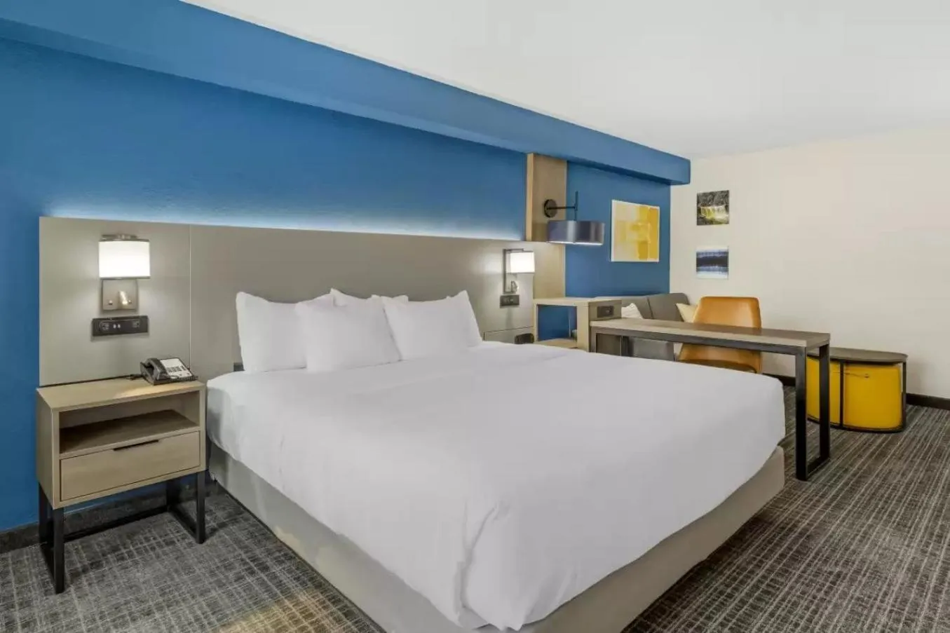 Photo of the whole room, Bed in Comfort Inn & Suites Corbin North