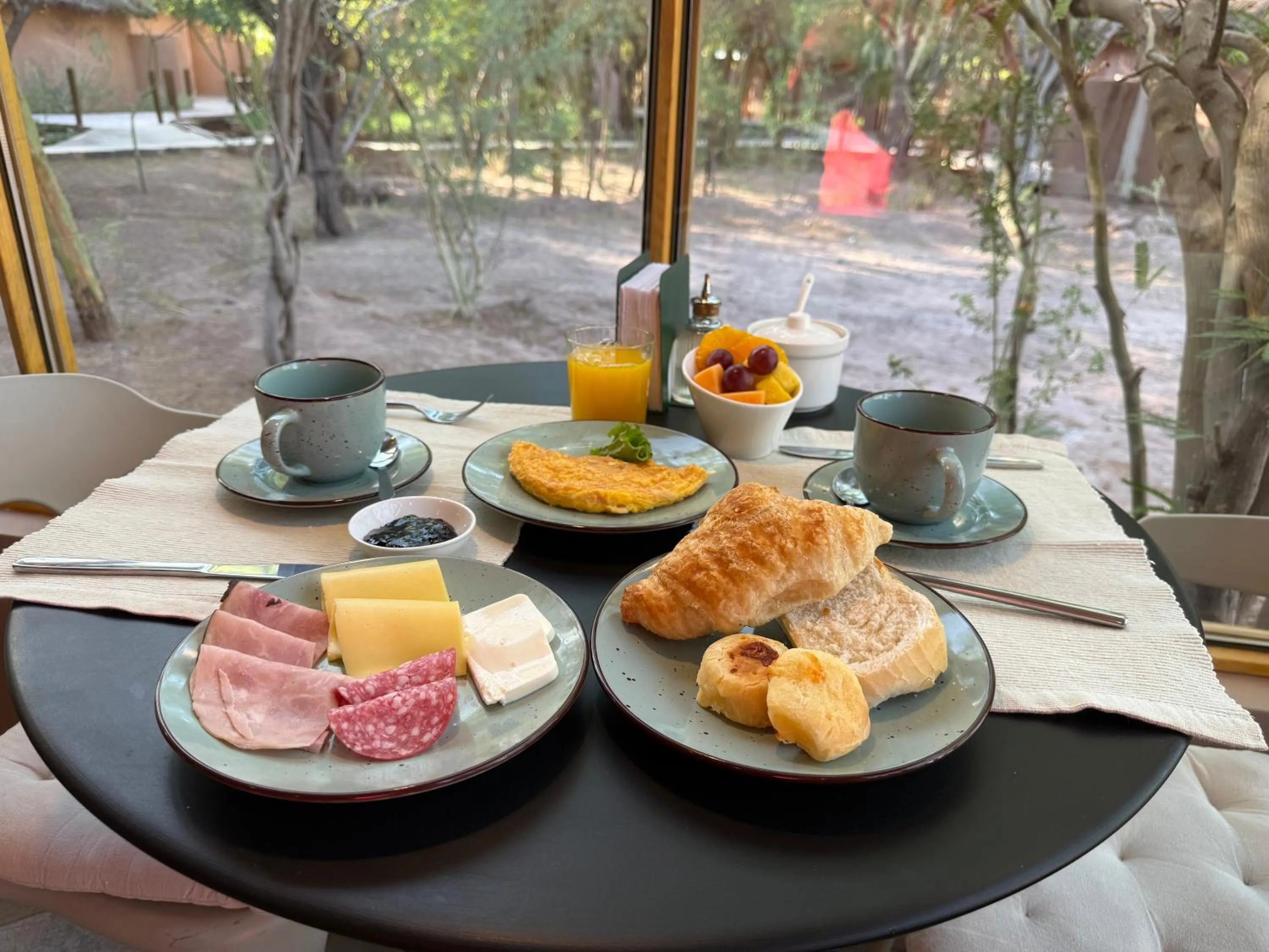 Food and drinks in Hotel Tulor