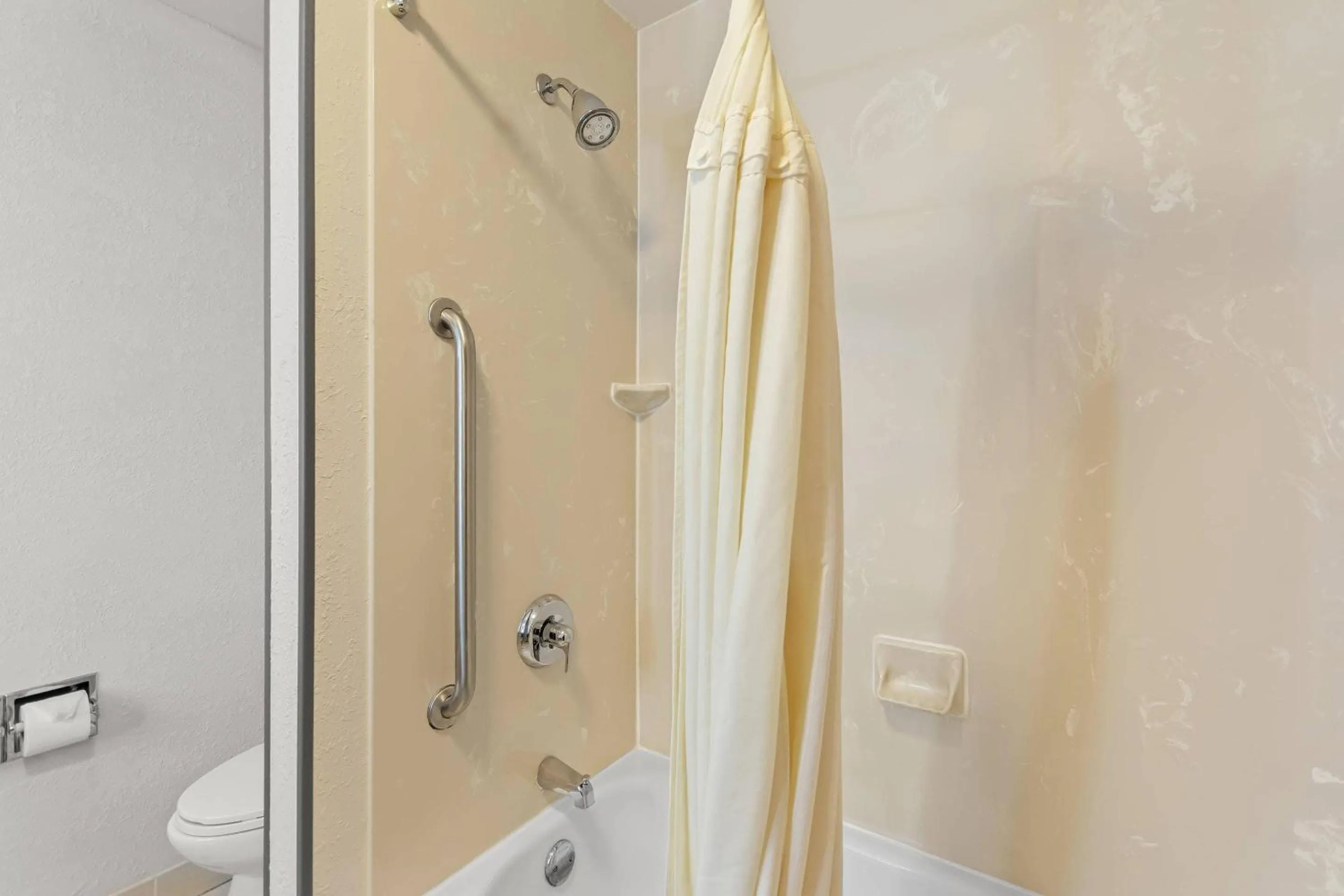 Bedroom in Comfort Inn & Suites Berea