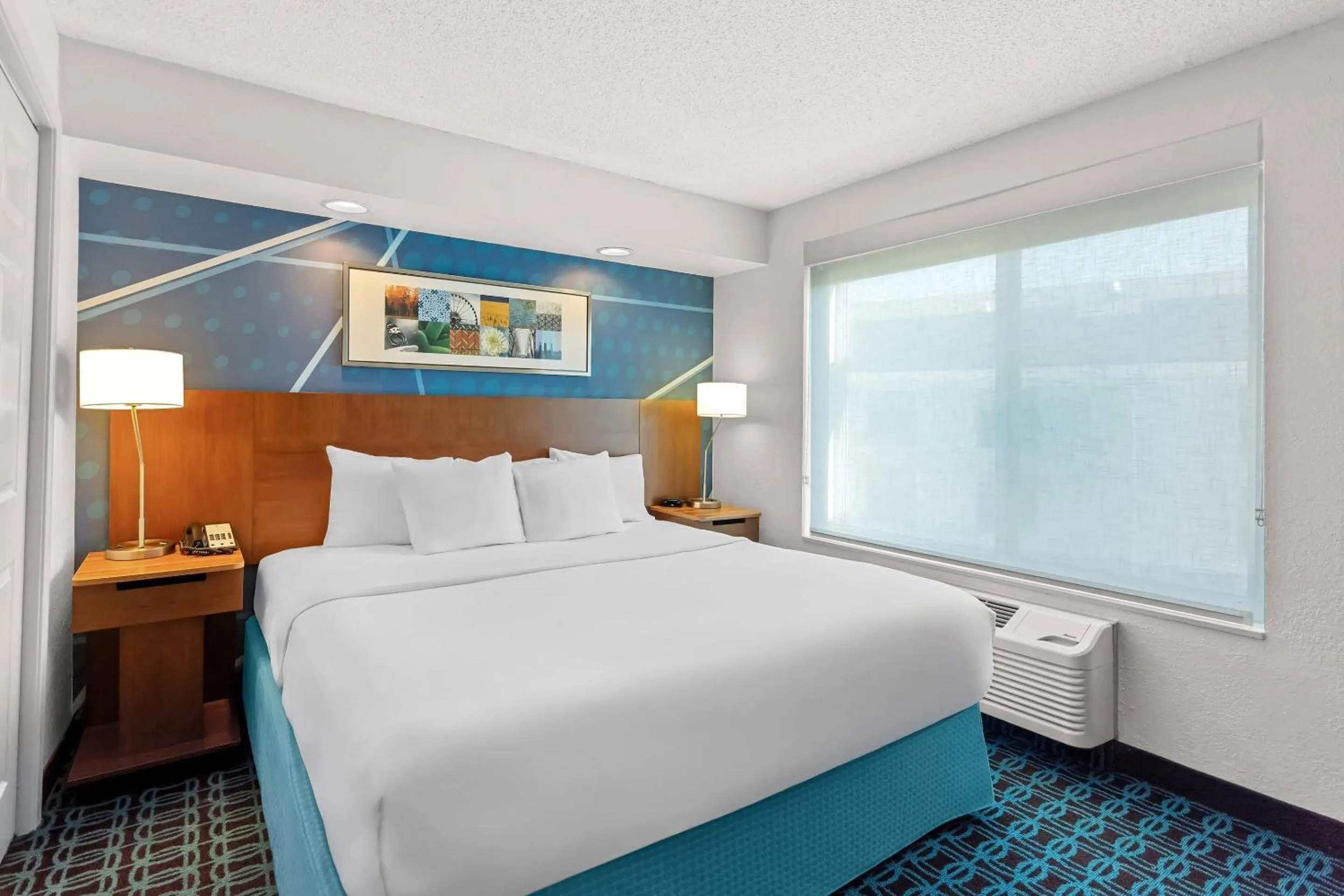 Bedroom, Bed in Comfort Inn & Suites Berea