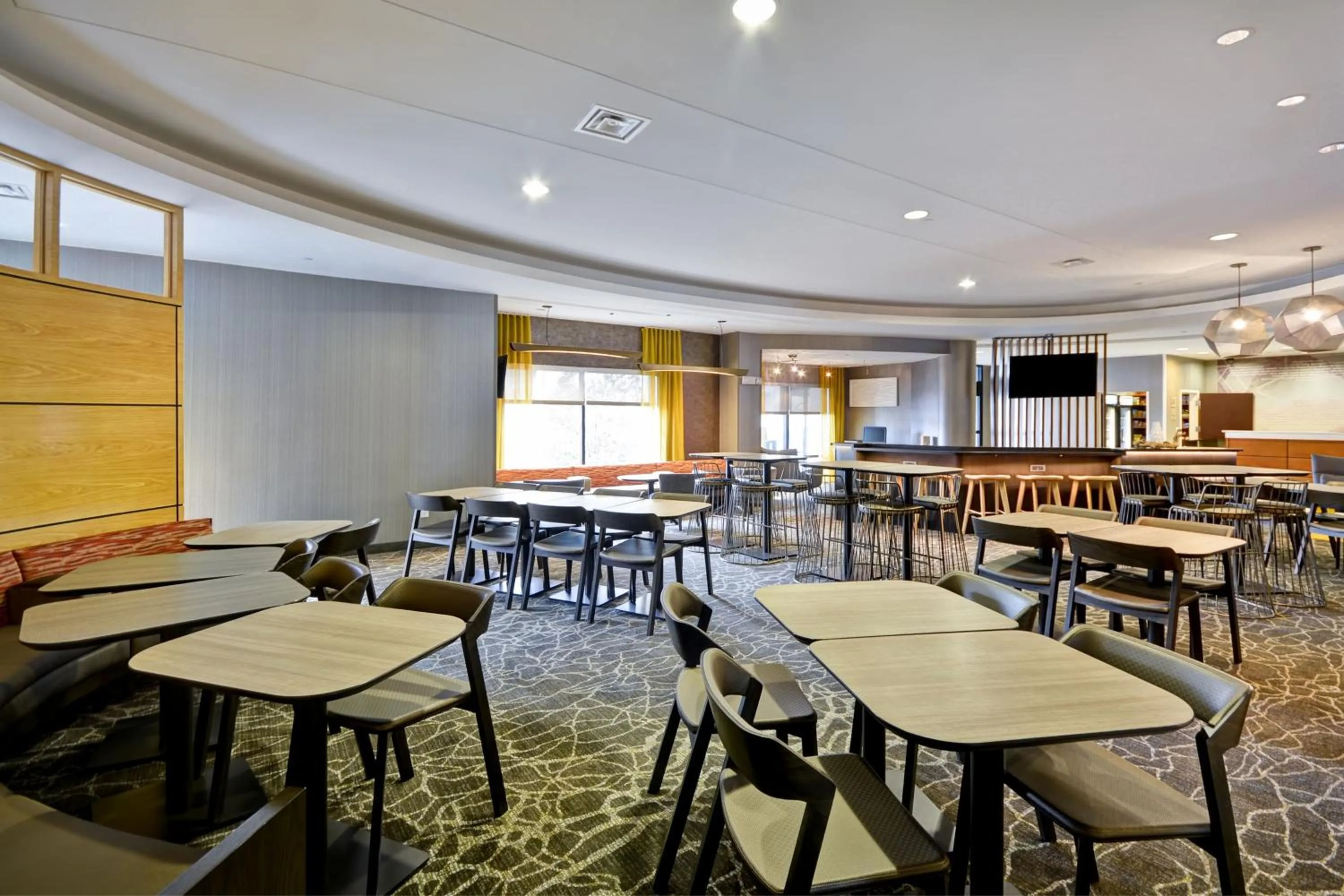 Restaurant/places to eat in SpringHill Suites Lexington Near the University of Kentucky