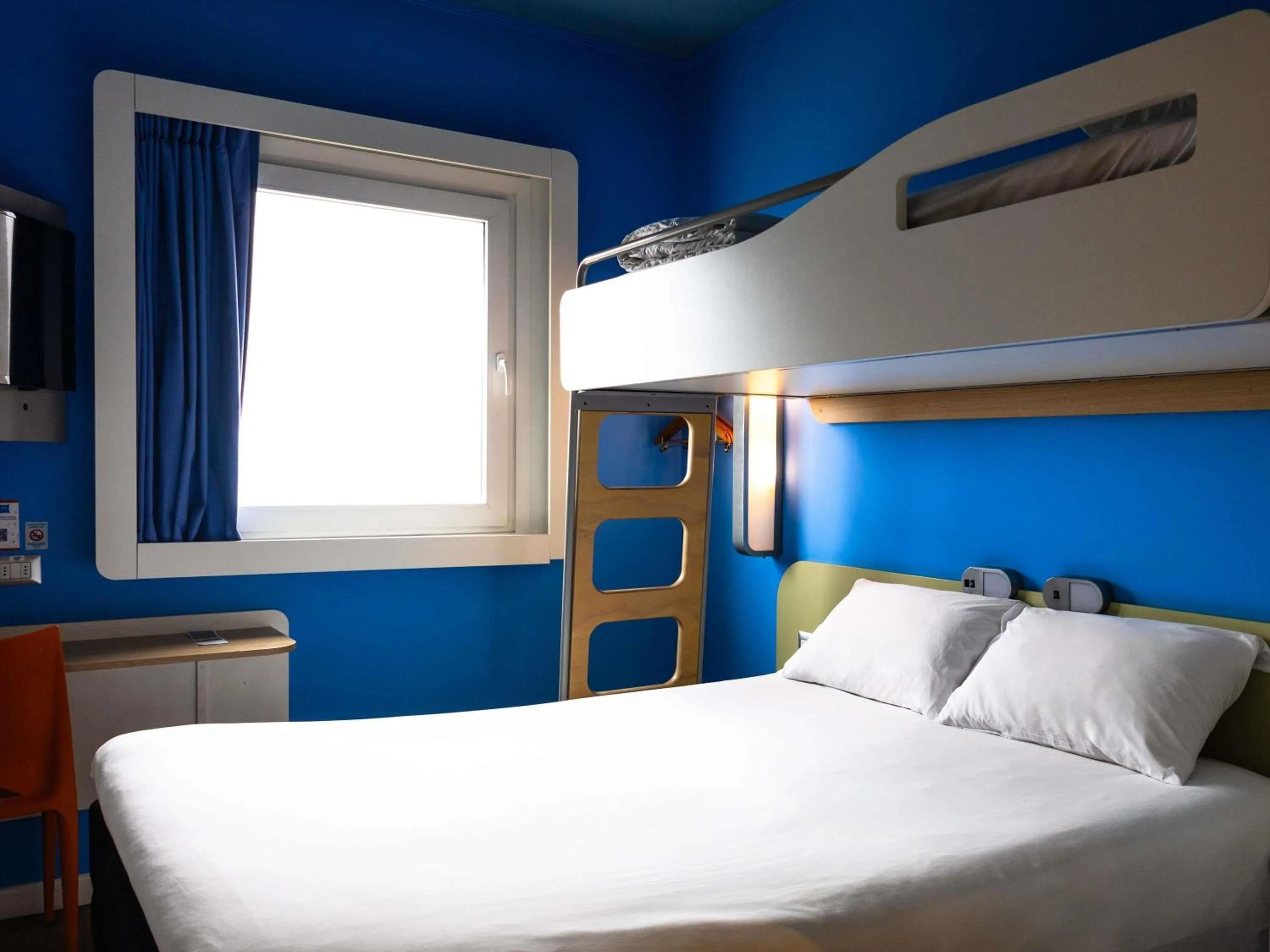 Bedroom, Bed in ibis budget Iquique