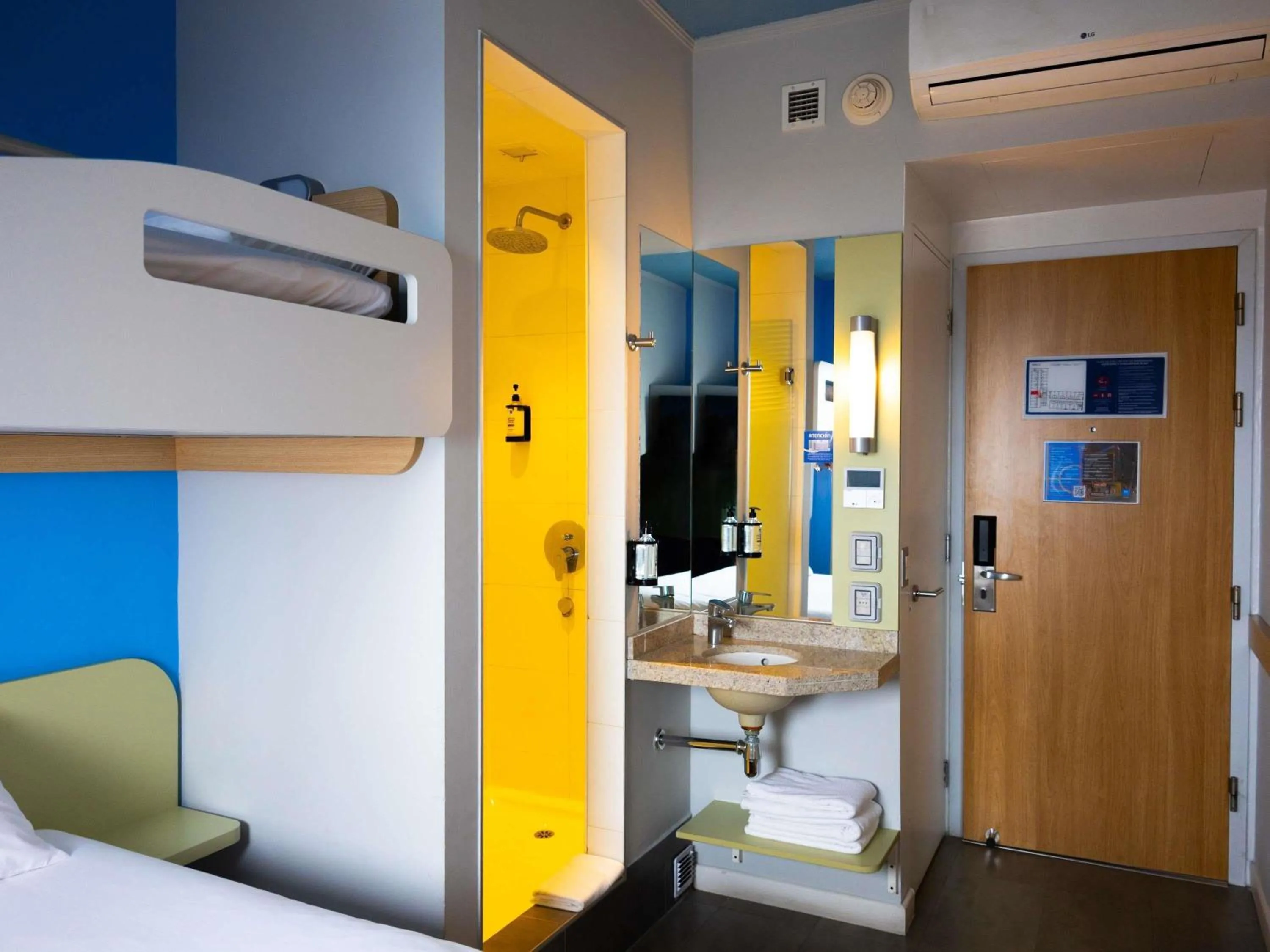 Bedroom, Bed in ibis budget Iquique