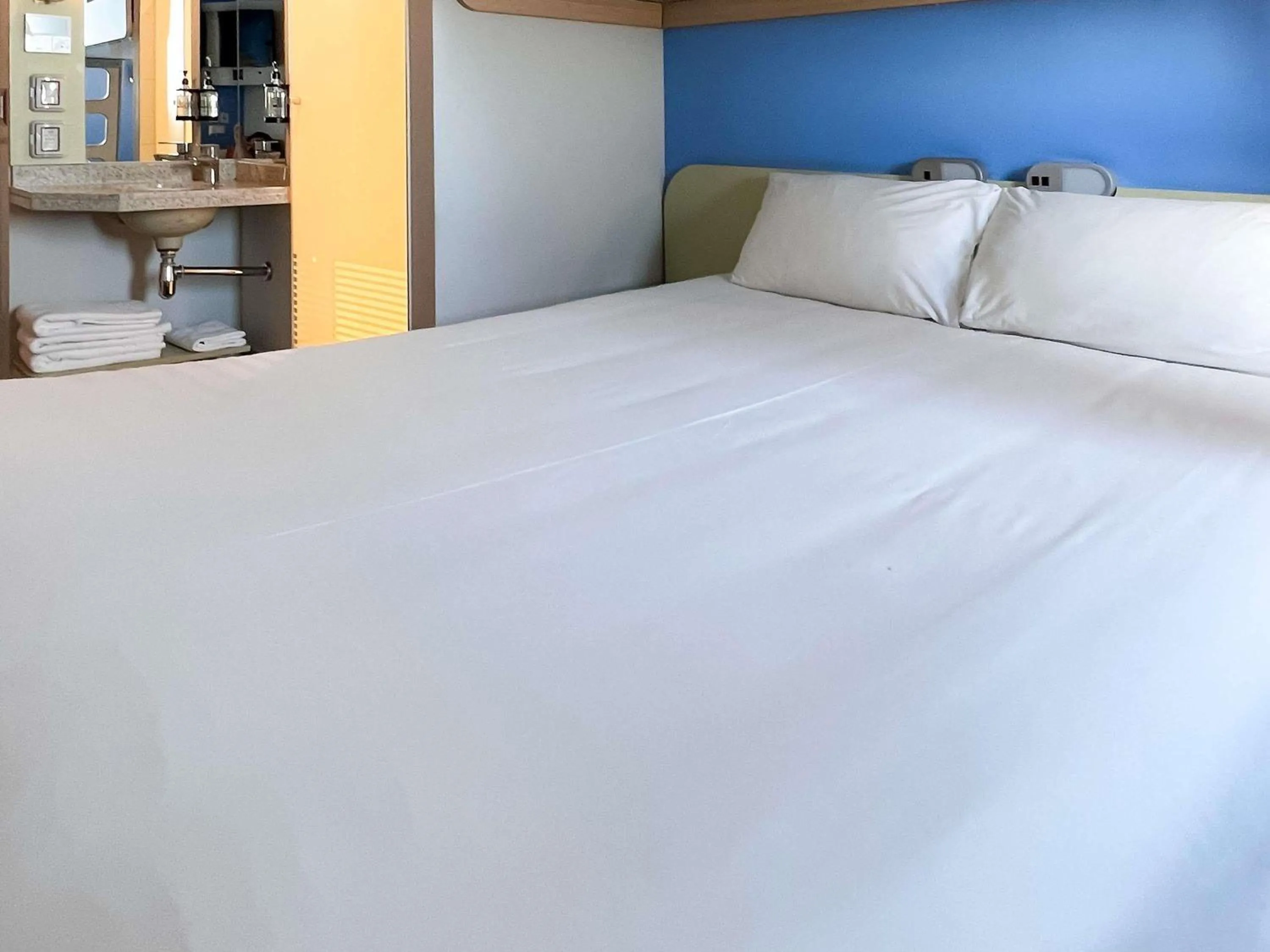 Bedroom, Bed in ibis budget Iquique