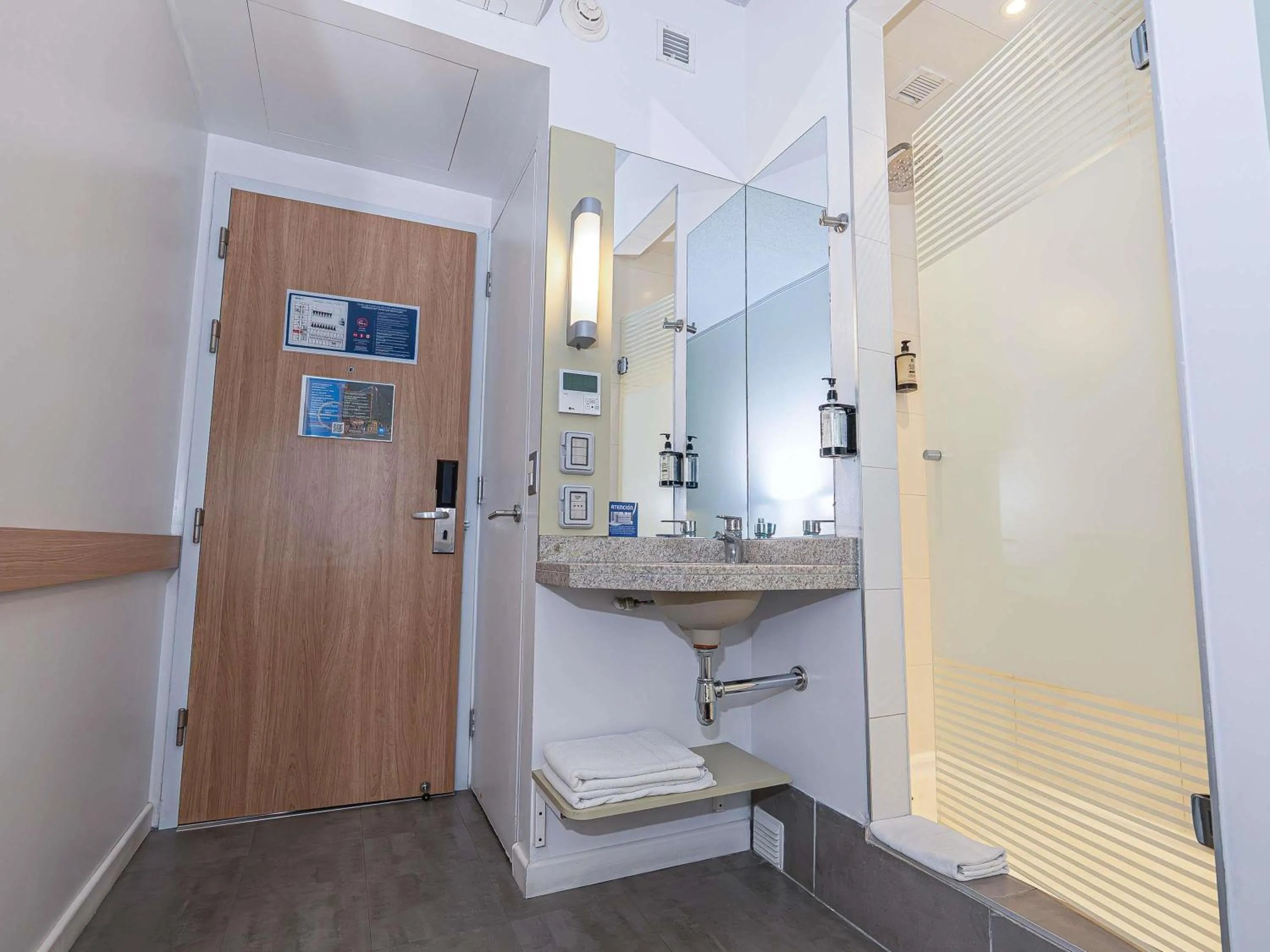 Bedroom in ibis budget Iquique