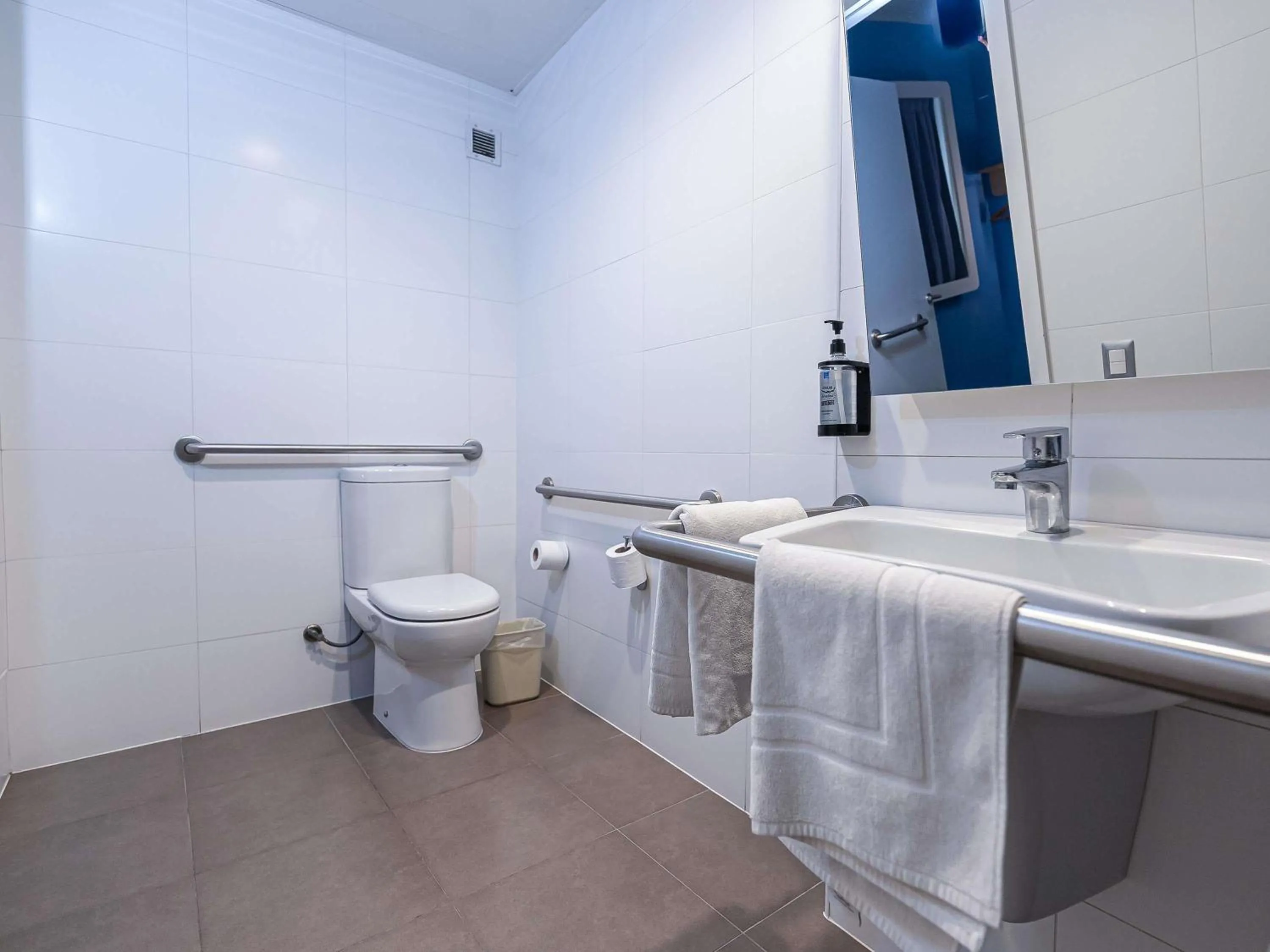 Bedroom in ibis budget Iquique