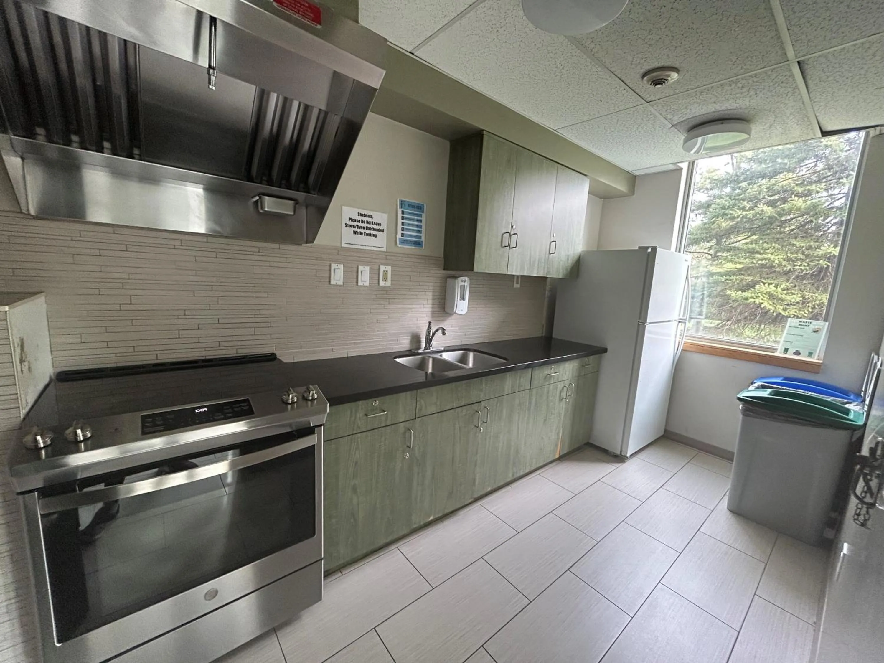 Kitchen or kitchenette in Residence & Conference Centre - Brampton