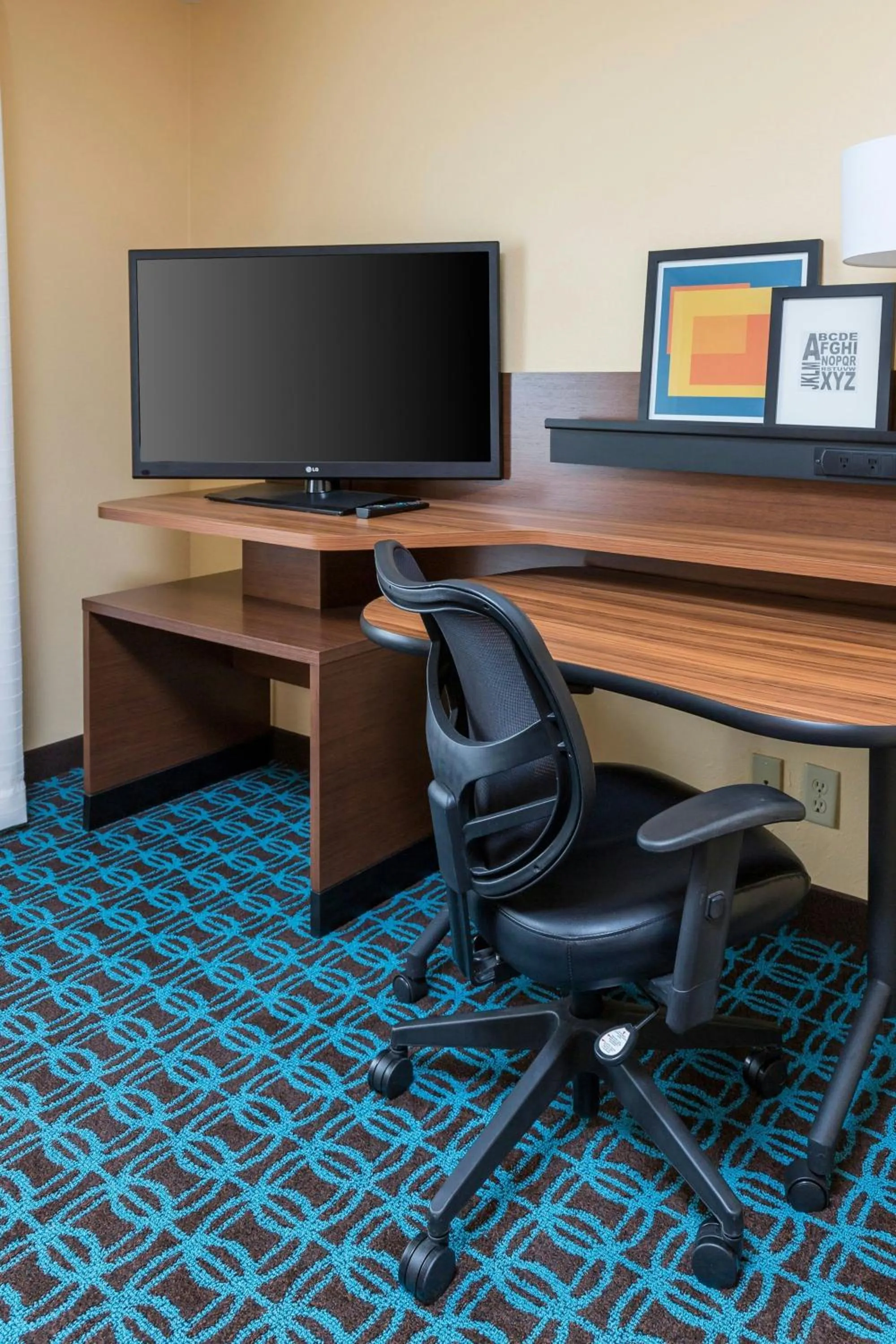 Photo of the whole room in Fairfield Inn & Suites Lincoln