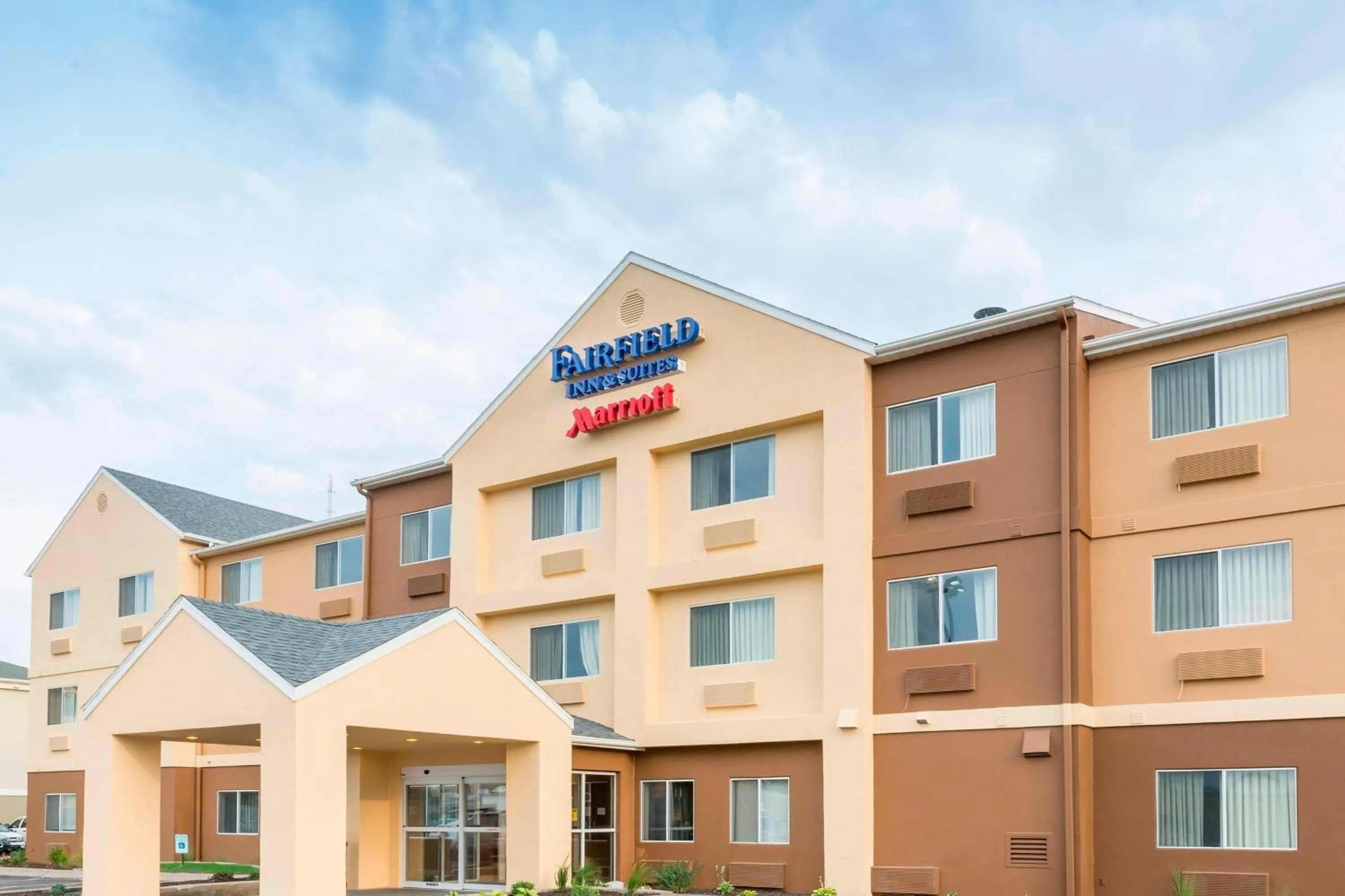 Property building in Fairfield Inn & Suites Lincoln