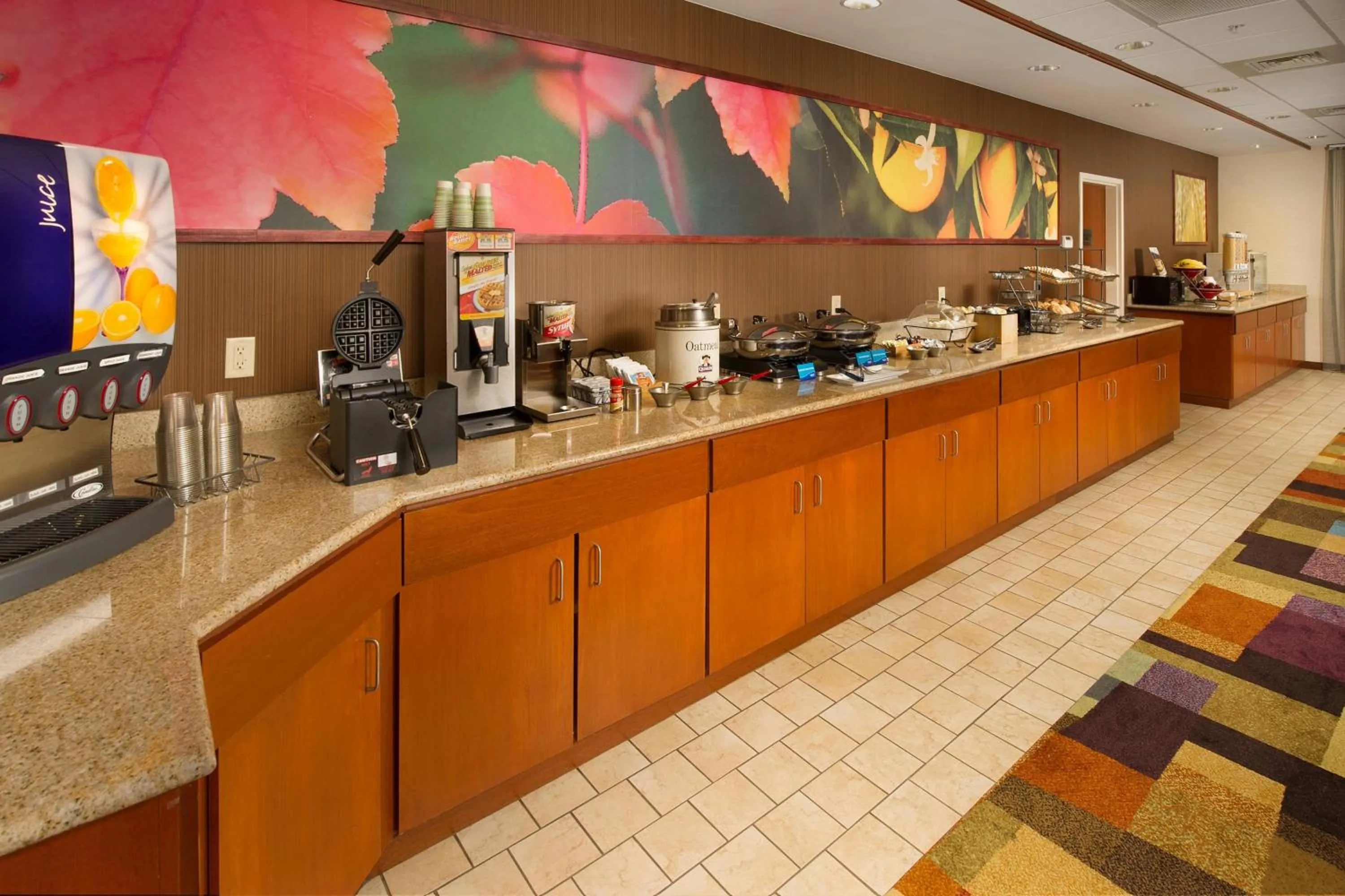 Breakfast in Fairfield Inn & Suites by Marriott Marshall