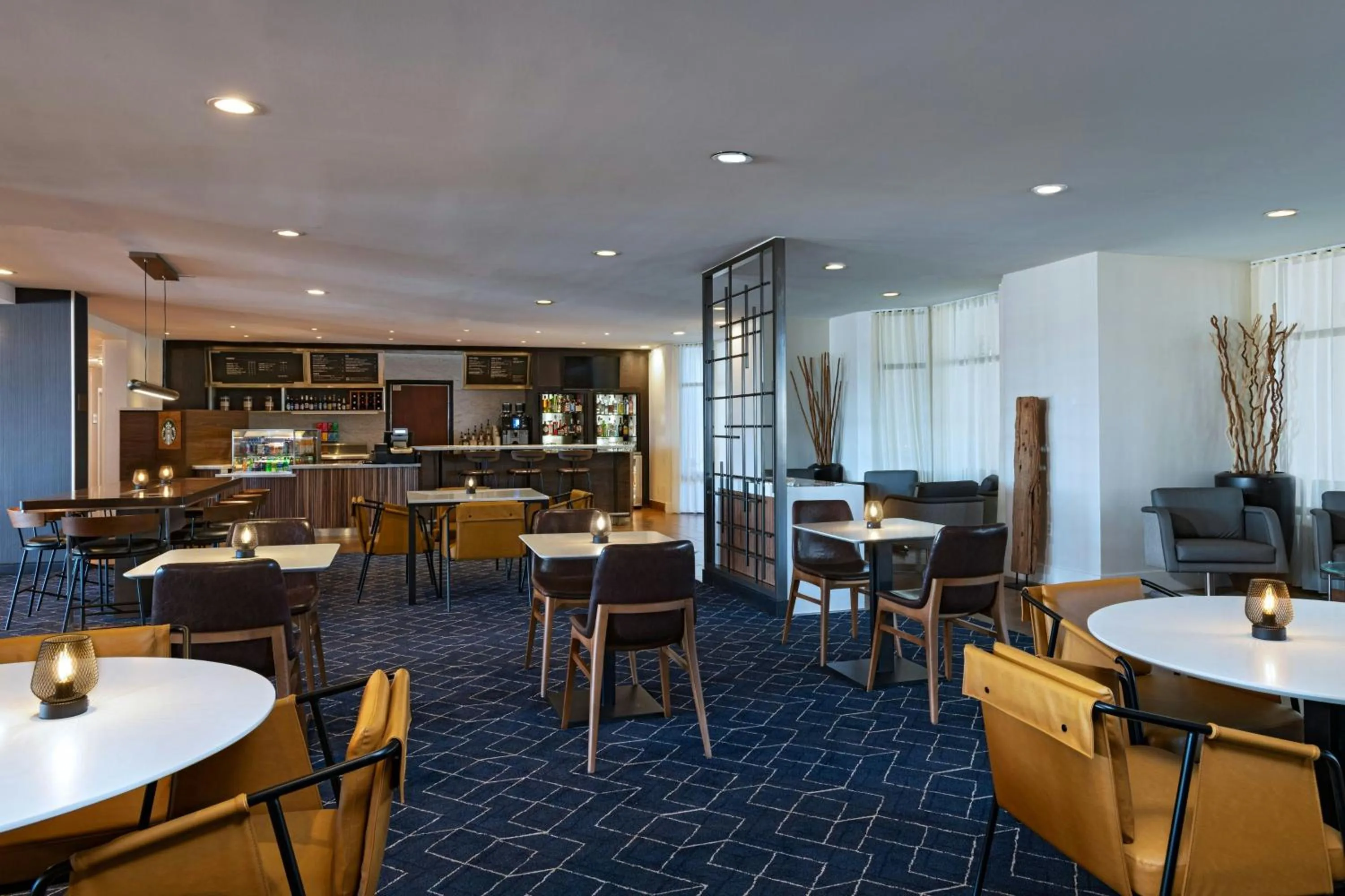 Restaurant/places to eat in Courtyard by Marriott Laredo