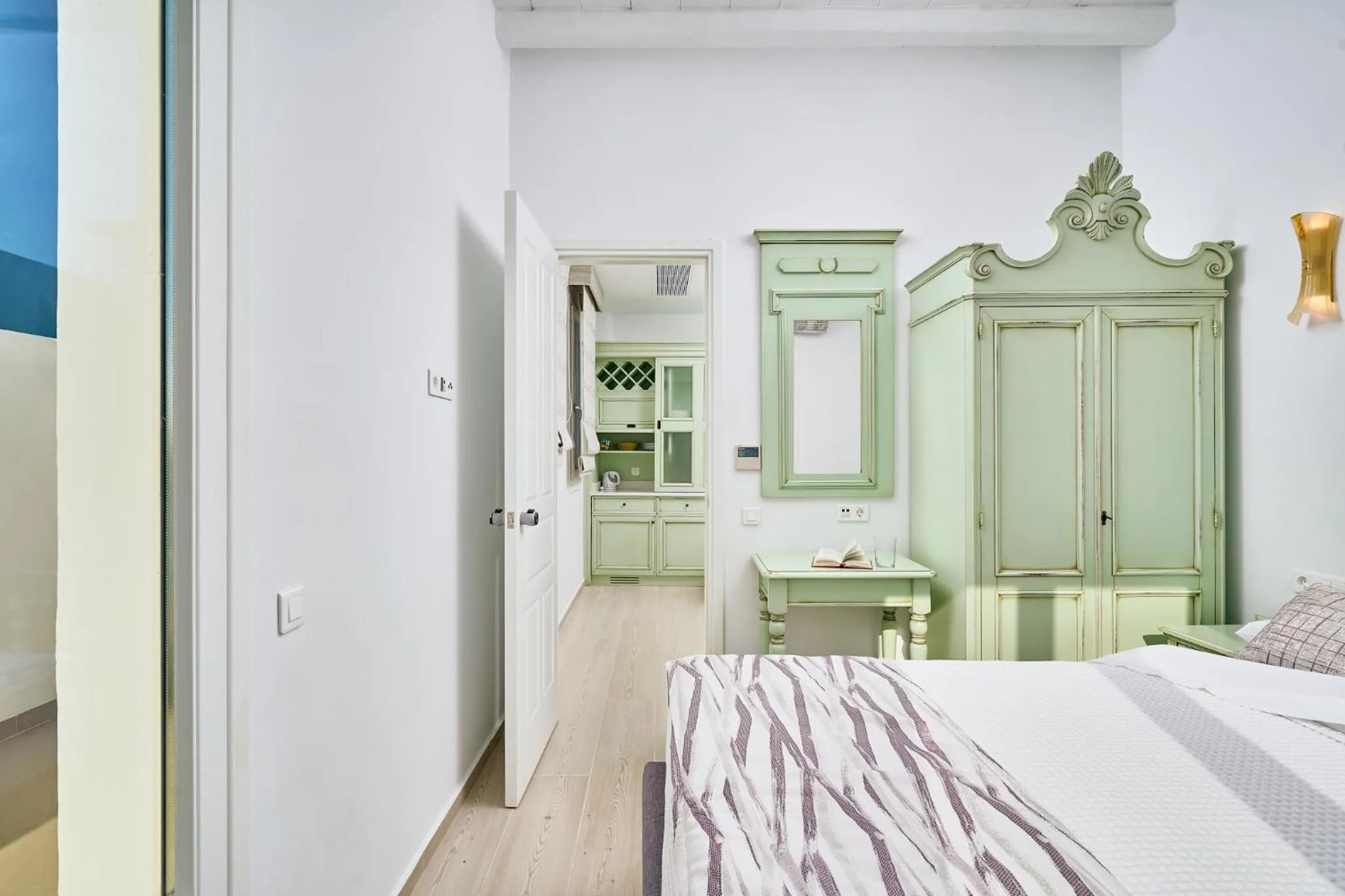 Photo of the whole room, Bed in Arte & Mare Elia Luxury Suites and Villas