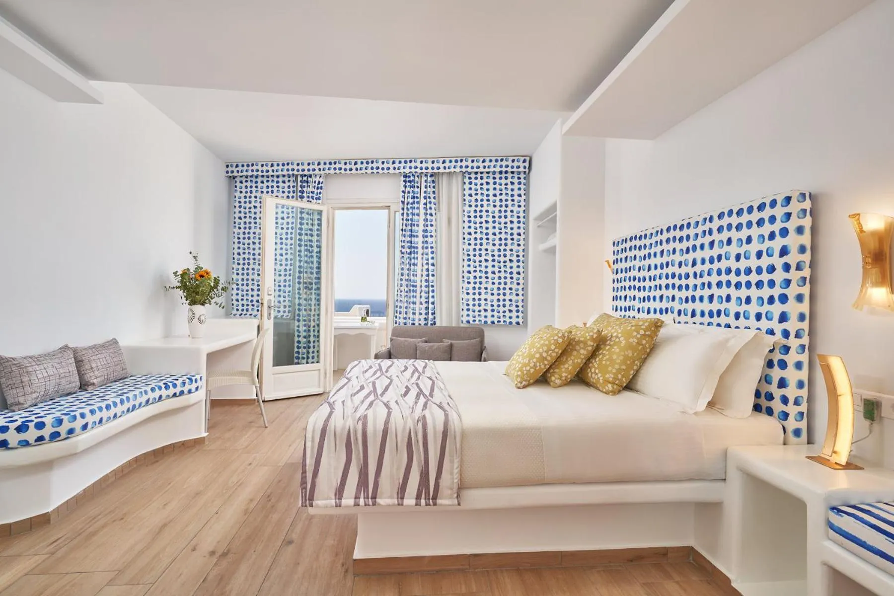 Bed in Arte & Mare Elia Luxury Suites and Villas