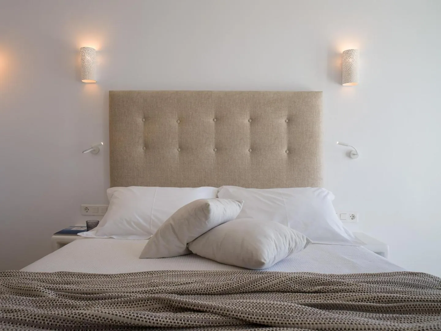 Bed in Arte & Mare Elia Luxury Suites and Villas