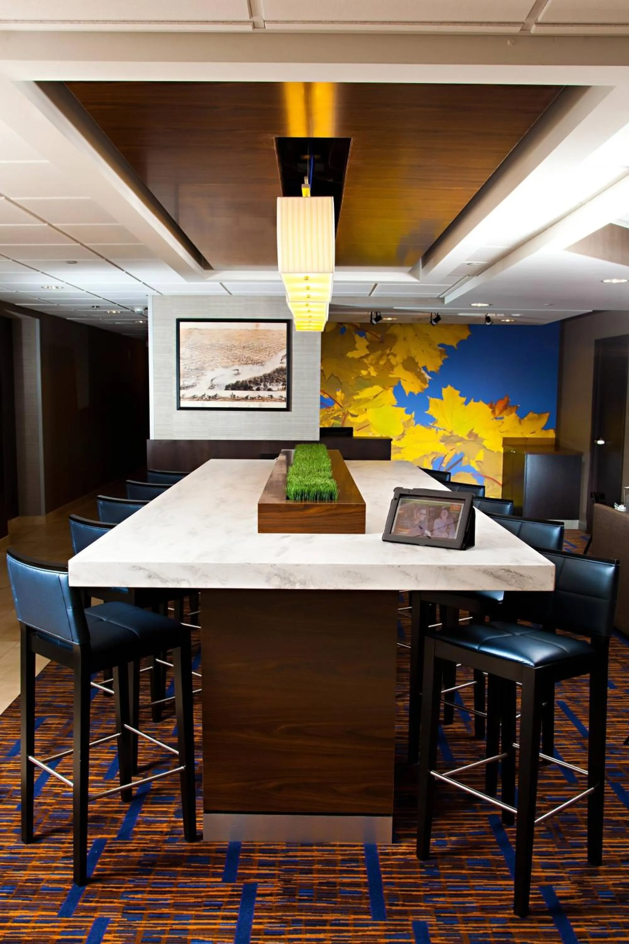 Restaurant/places to eat in Courtyard La Crosse Downtown/Mississippi Riverfront