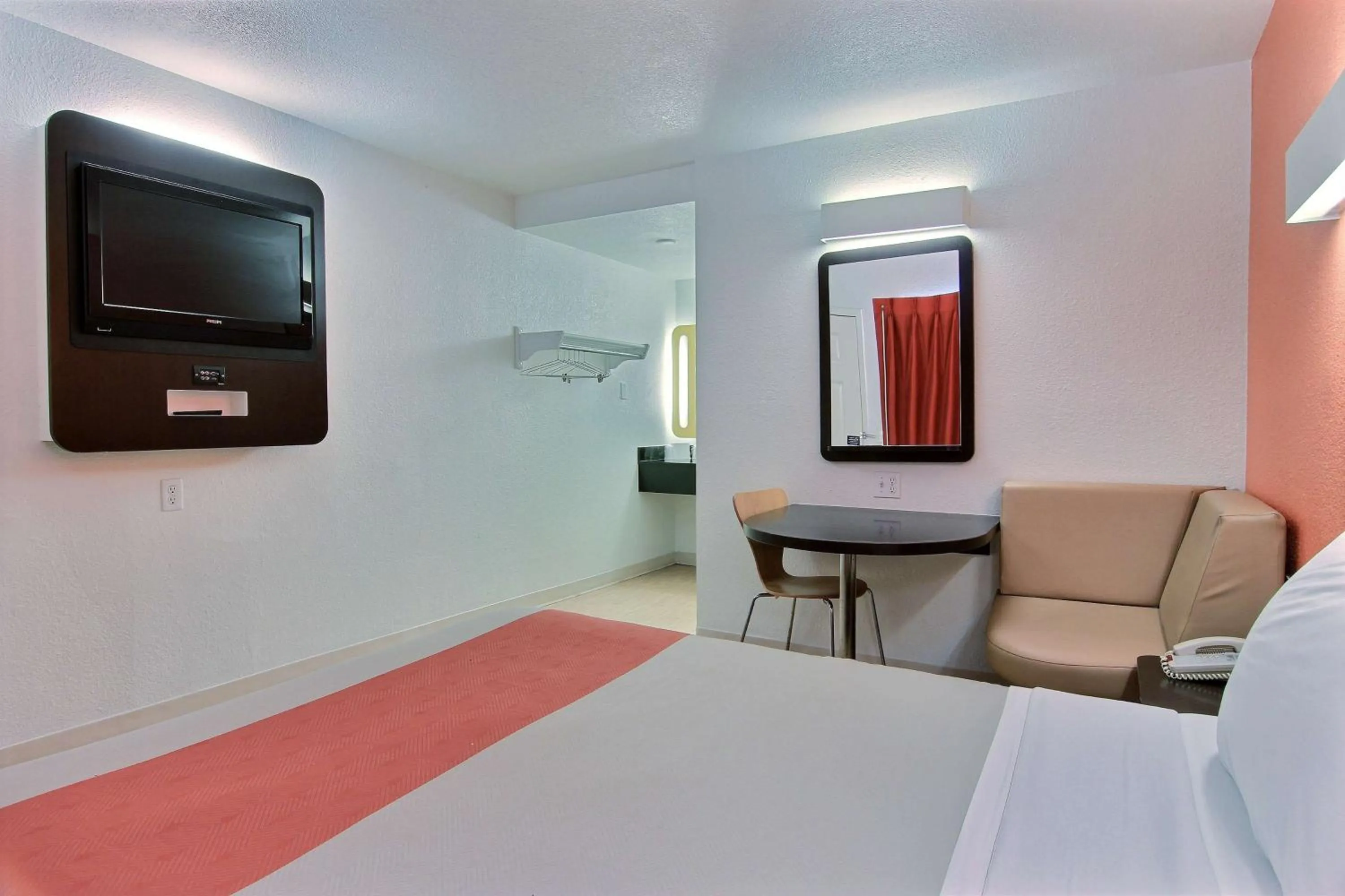 TV and multimedia, Bed in Motel 6-Corpus Christi, TX - East - North Padre Island