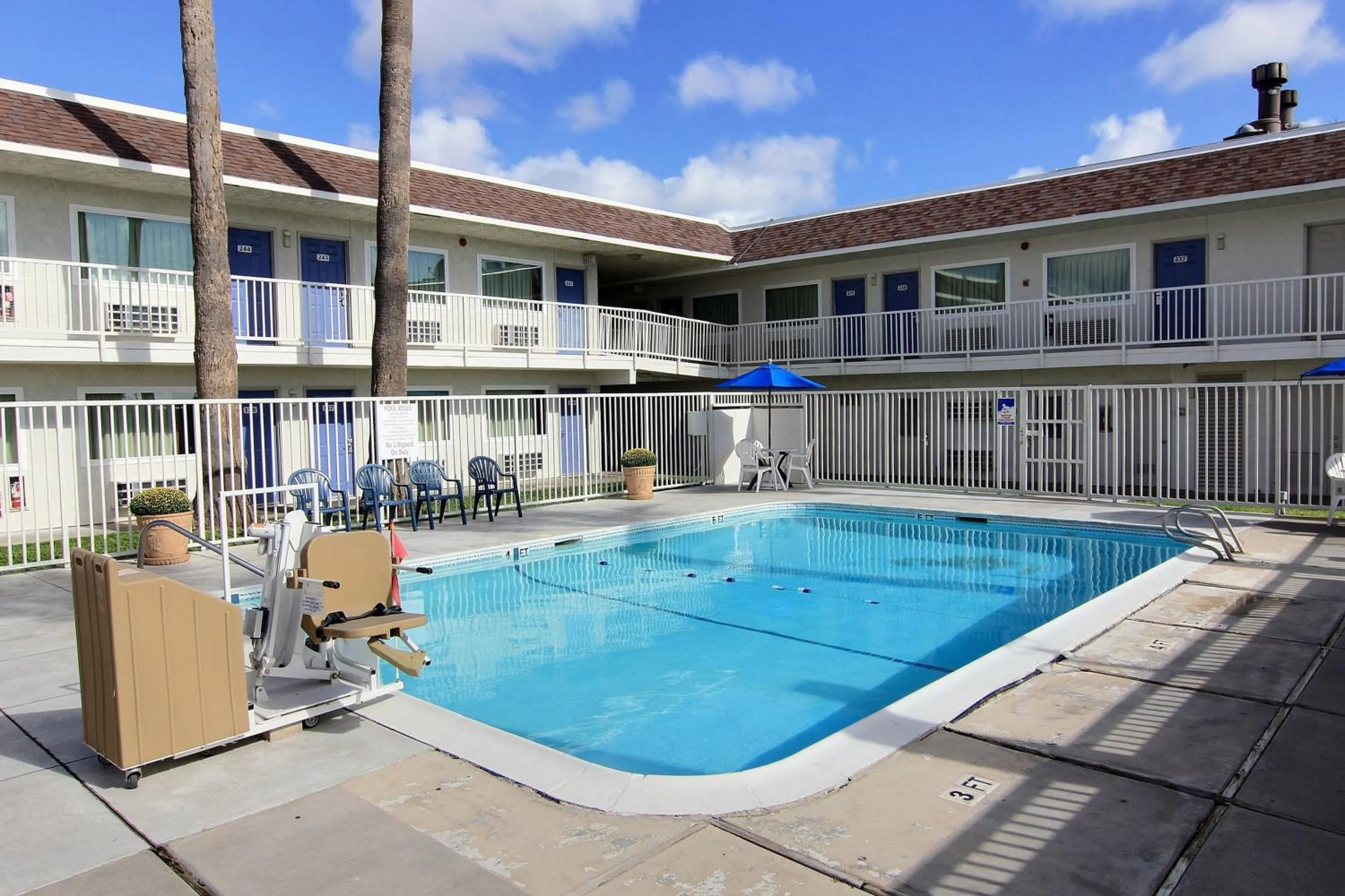 Swimming pool in Motel 6-Corpus Christi, TX - East - North Padre Island