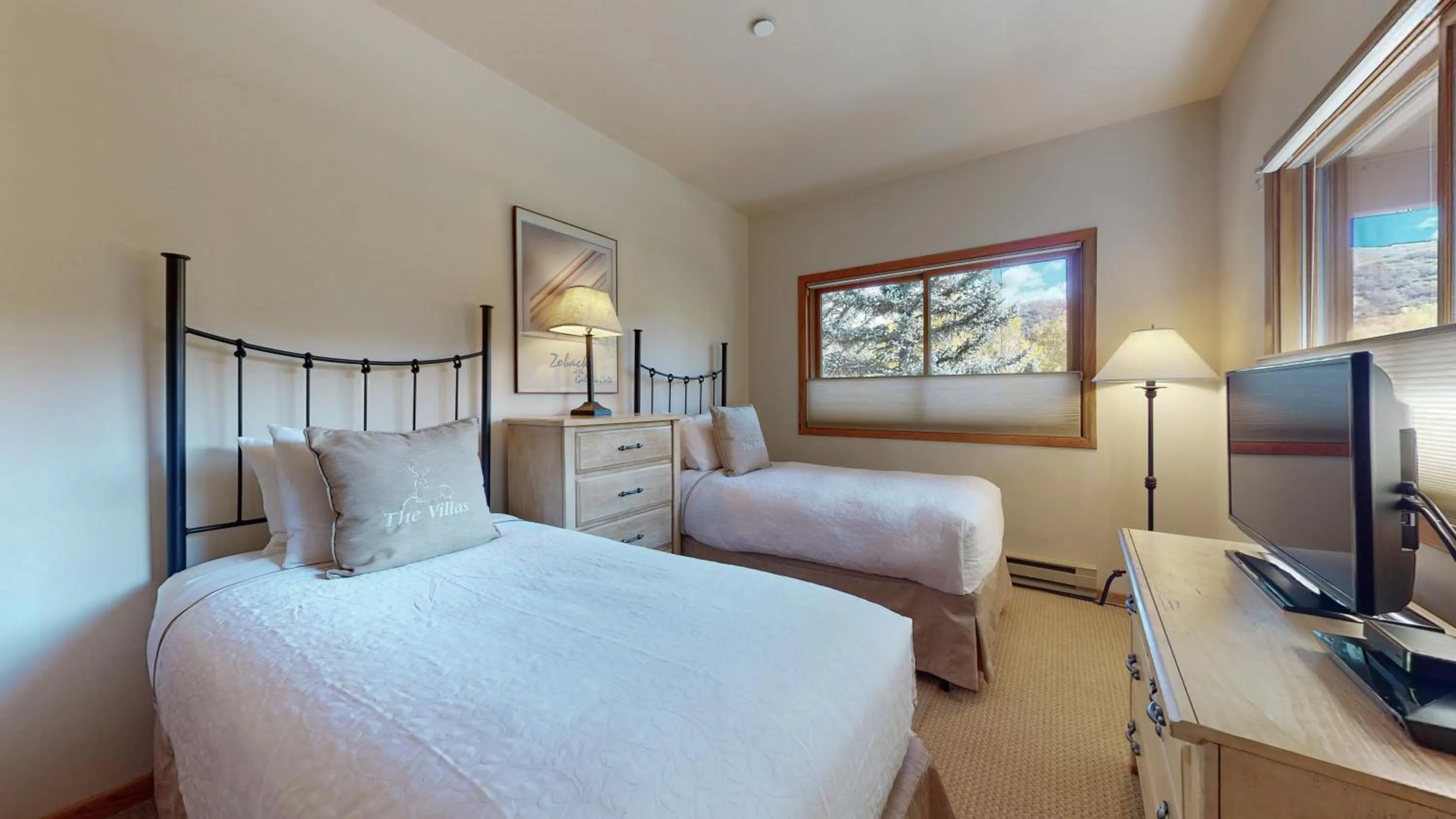 Bedroom, Bed in Villas at Snowmass CLub