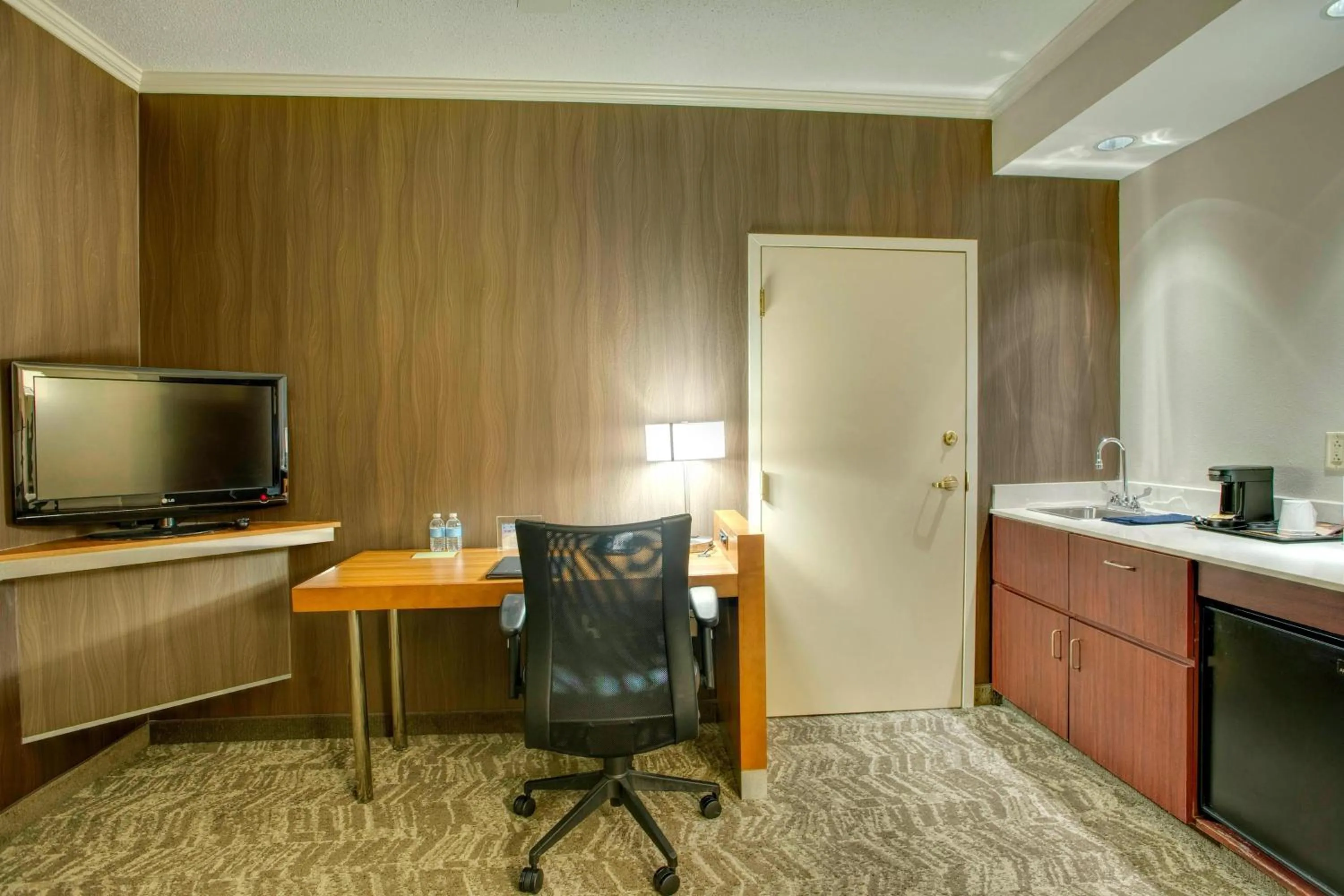 Photo of the whole room in SpringHill Suites by Marriott Lawrence Downtown