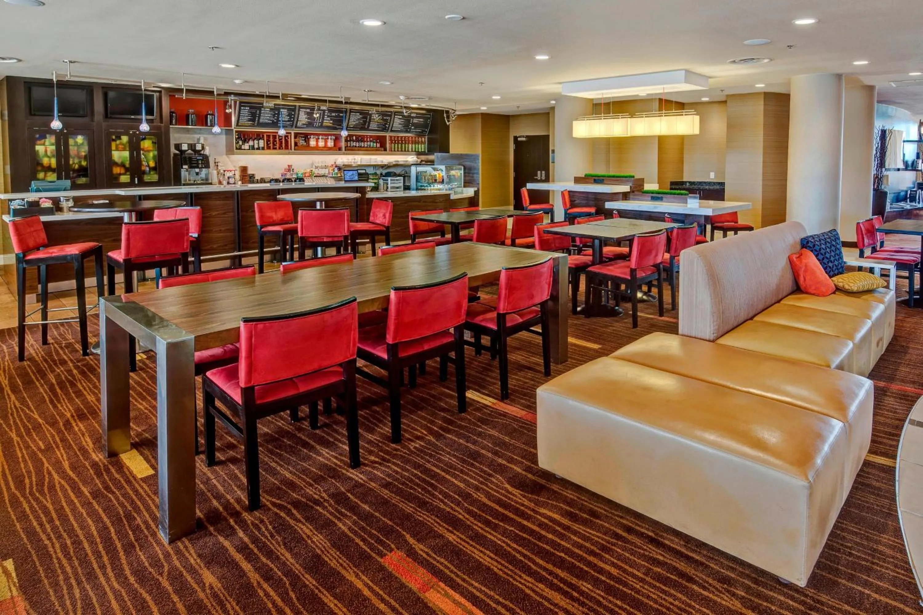 Restaurant/places to eat in Courtyard by Marriott Midland