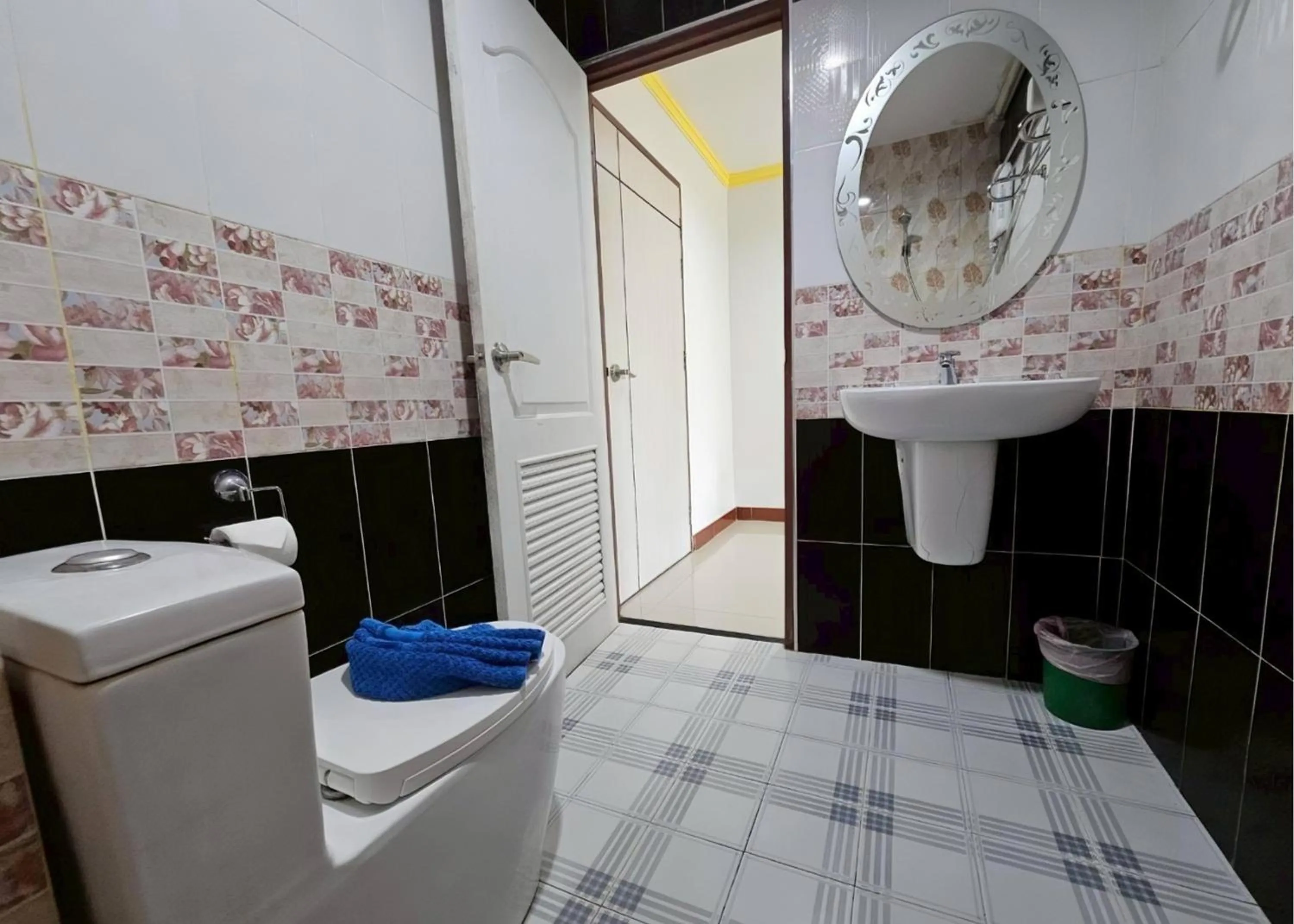 Shower in Lake Terrace Resort