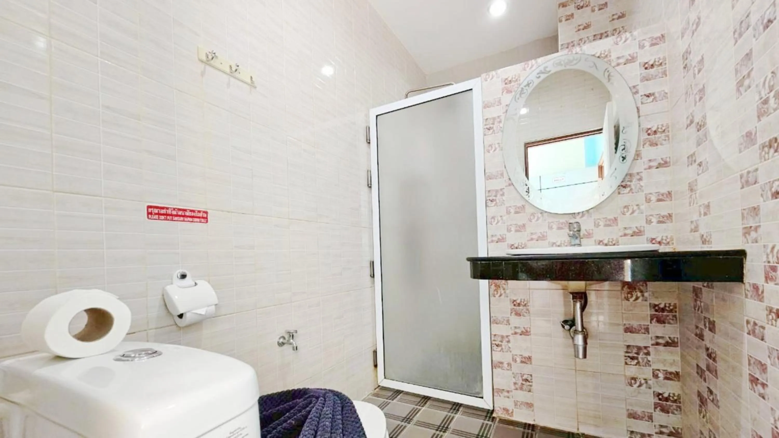 Shower in Lake Terrace Resort