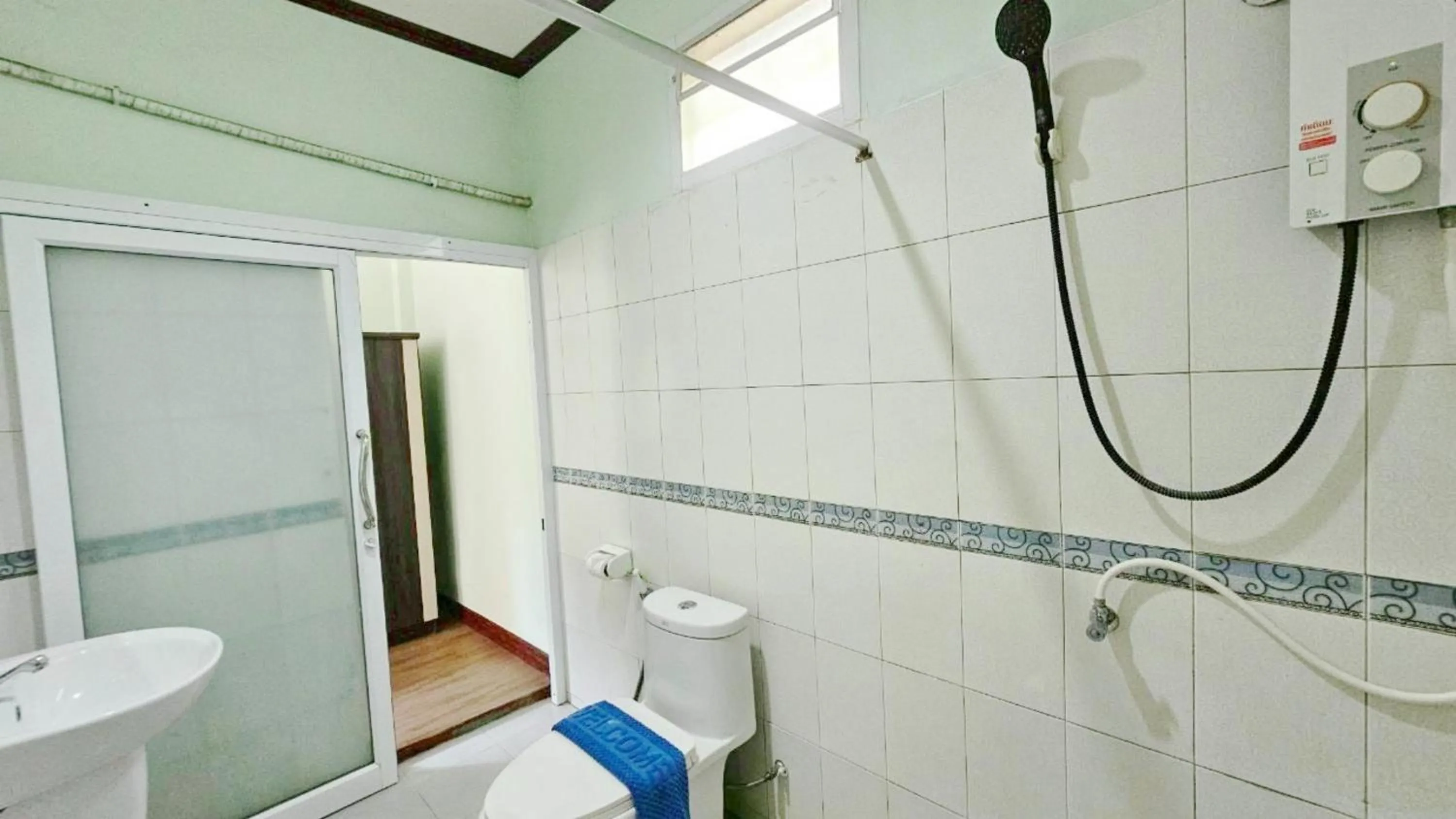 Shower in Lake Terrace Resort