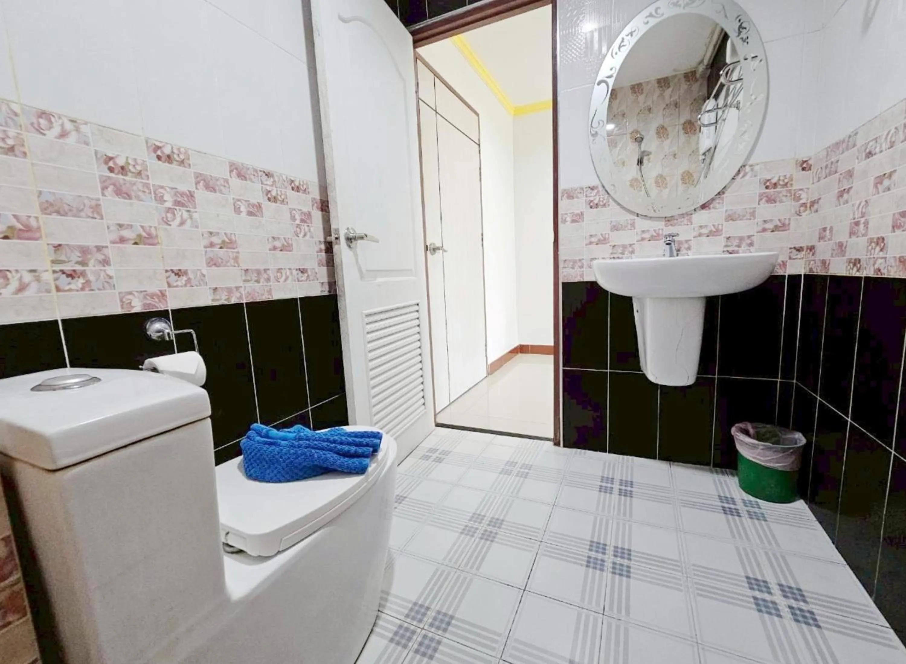 Shower in Lake Terrace Resort