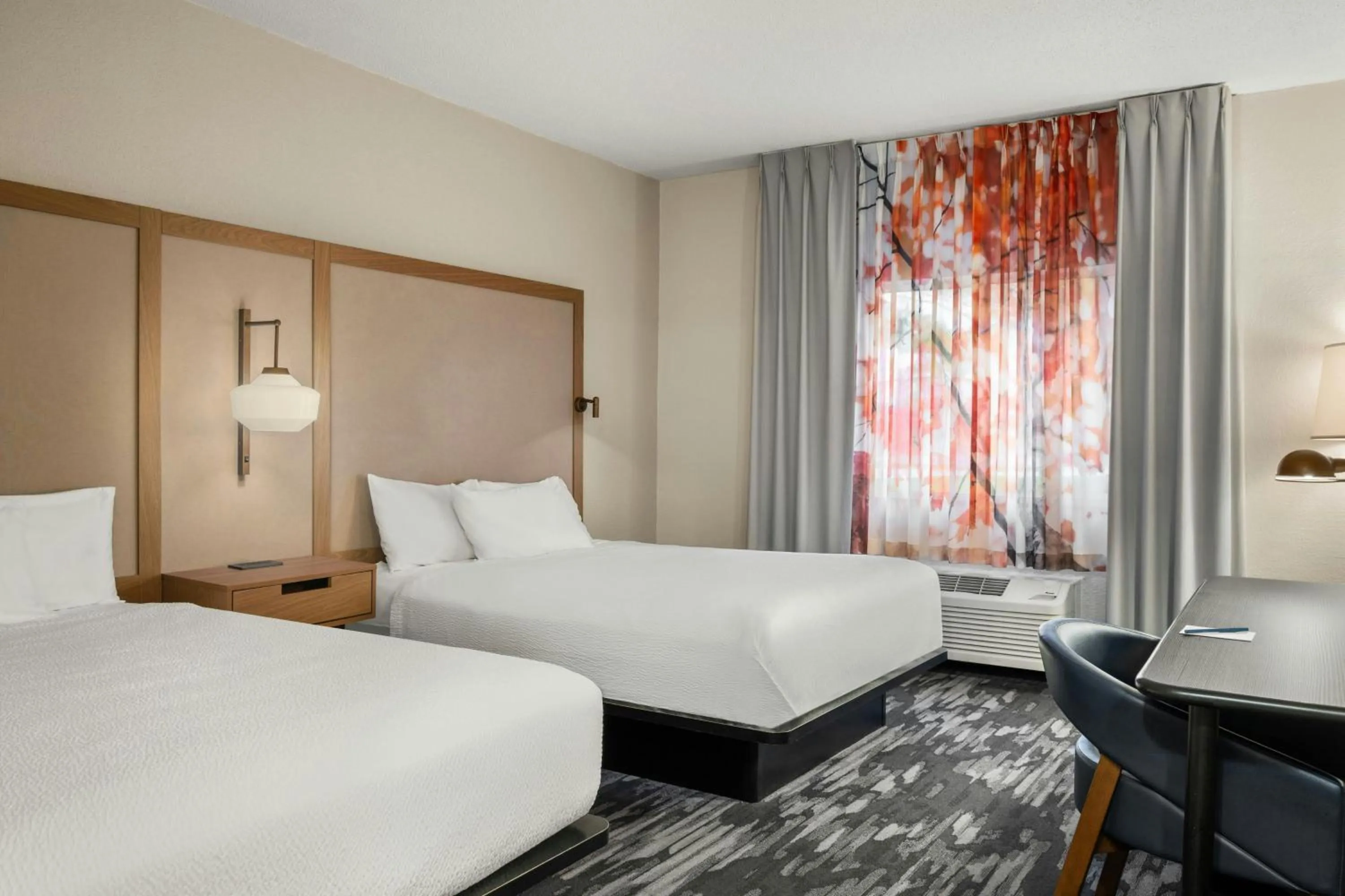 Photo of the whole room, Bed in Fairfield Inn & Suites Mt. Pleasant