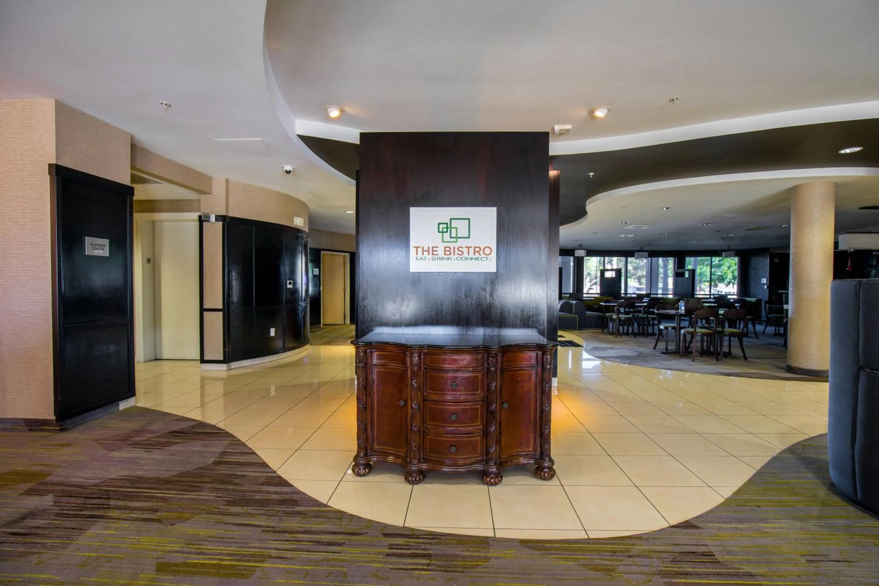 Lounge or bar in Courtyard by Marriott Merced